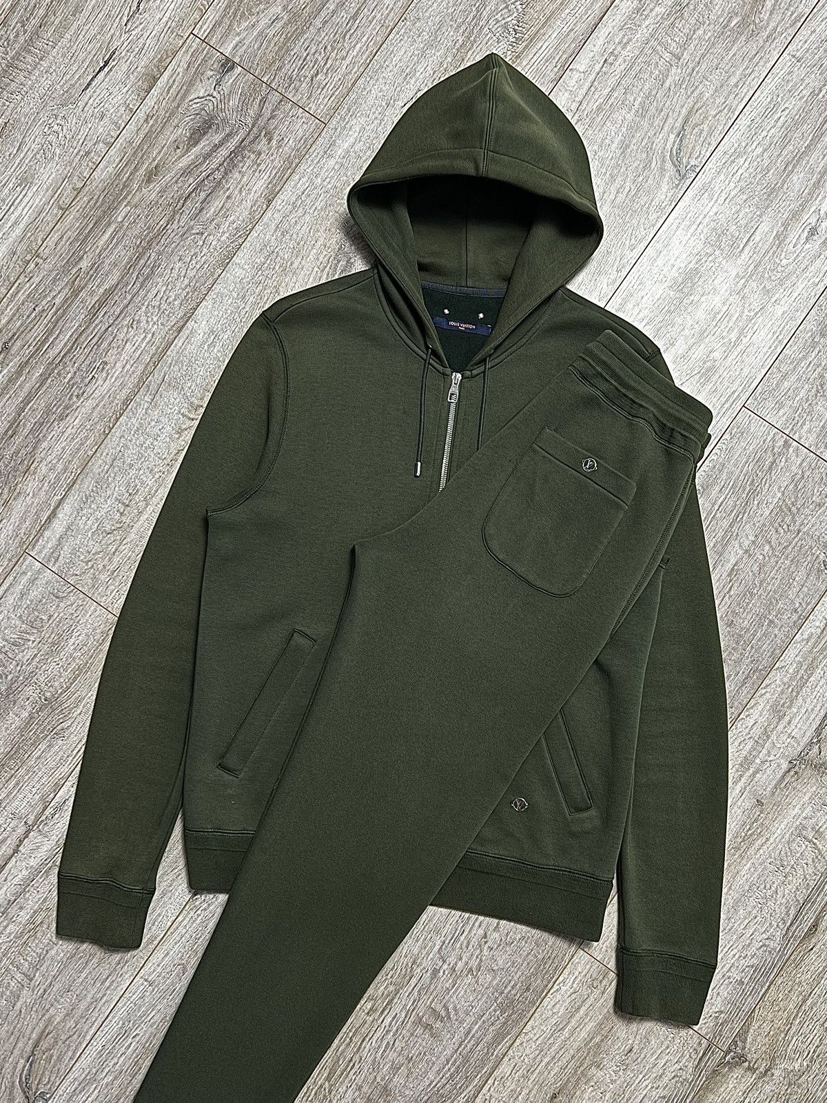 Louis Vuitton LOUIS VUITTON Sweatsuit LV Logo Cotton Zip Hoodie/Pants Set Size US M / EU 48-50 / 2 - 3 Thumbnail