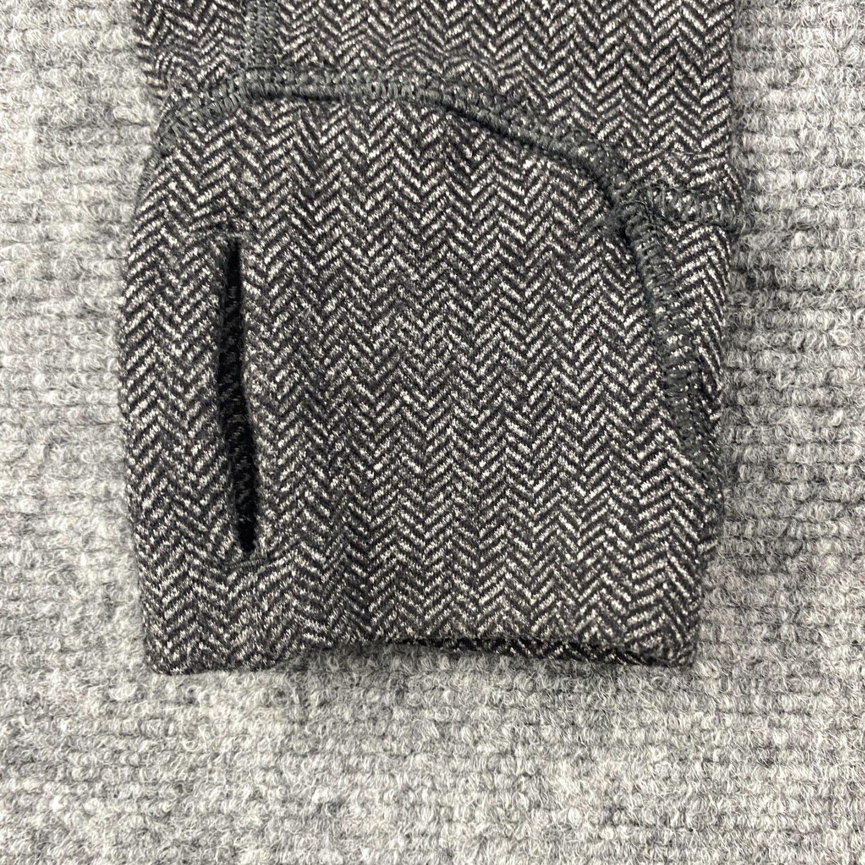Lululemon Lululemon Sweatshirt Jacket Womens 10 Gray Black Herringbone Zip Up Athletica 1/2 Zip Running Yoga Training Size L / US 10 / IT 46 - 4 Thumbnail