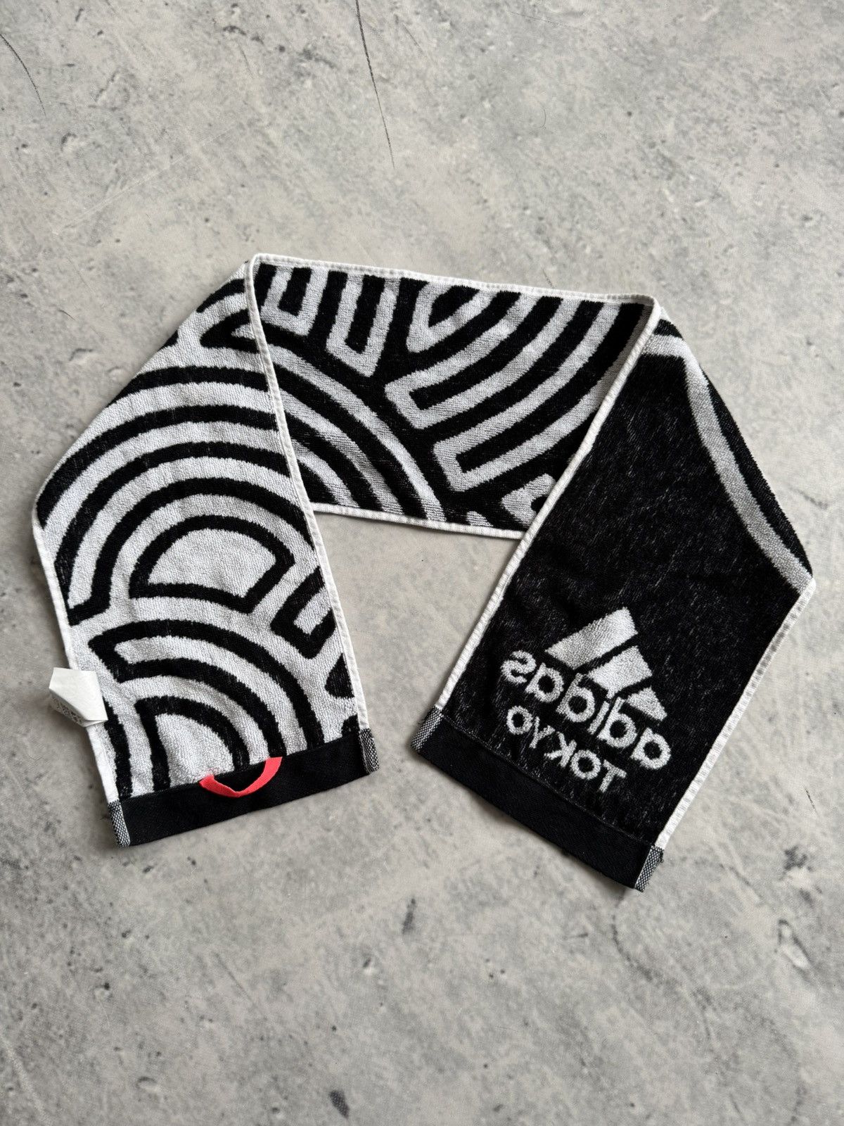 Vintage Adidas Tokyo rare scarf streetwear towel Size ONE SIZE - 2 Thumbnail