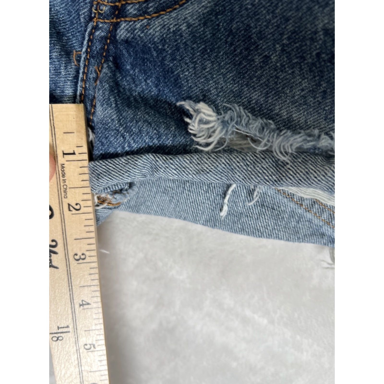 Levi's Levi’s 501 Denim Jean Shorts 28 Blue Daisy Dukes Denim 5-Pocket Cut-Off Jean Shorts Womens Size 28" / US 6 / IT 42 - 3 Thumbnail