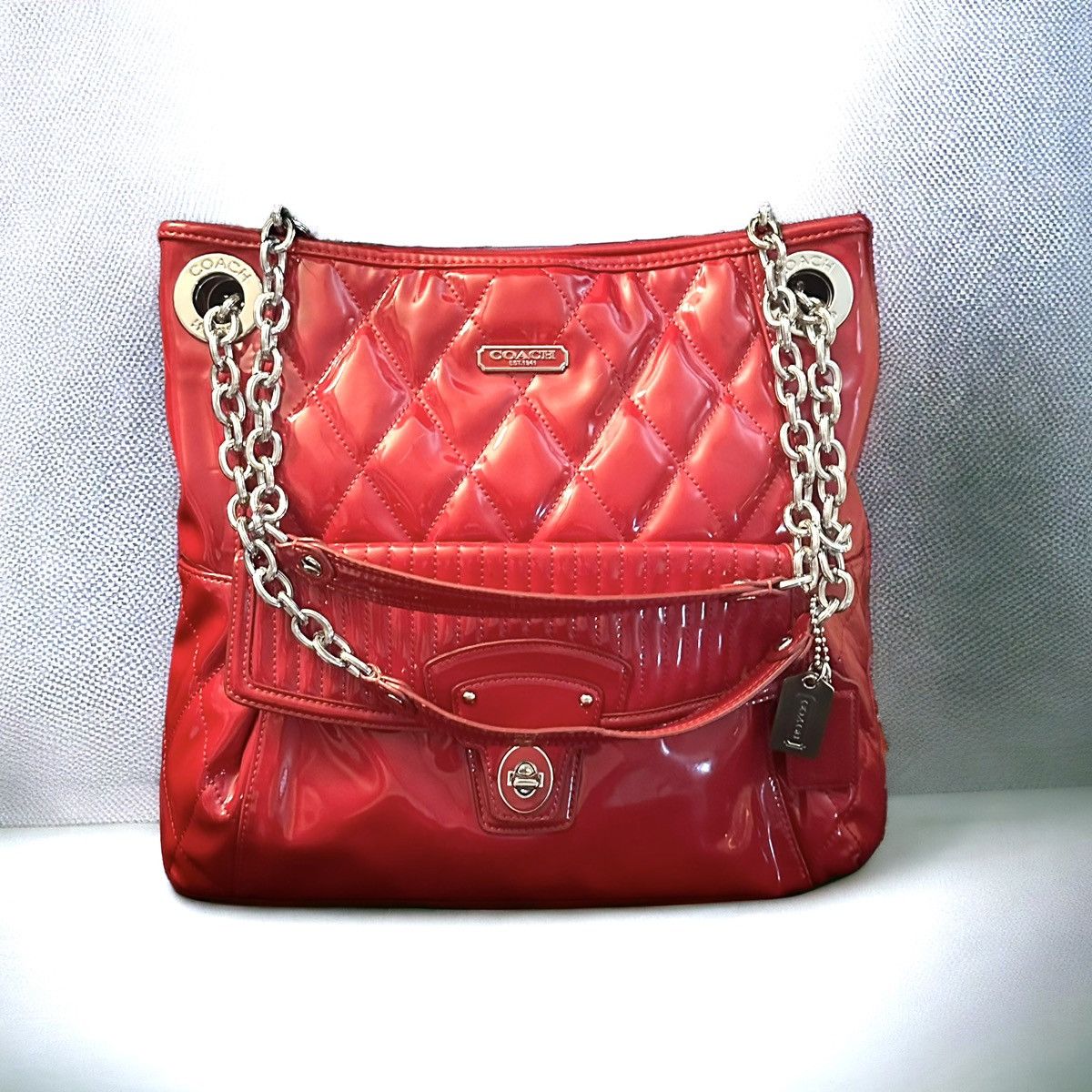 Coach Poppy quilted liquid outlets gloss red