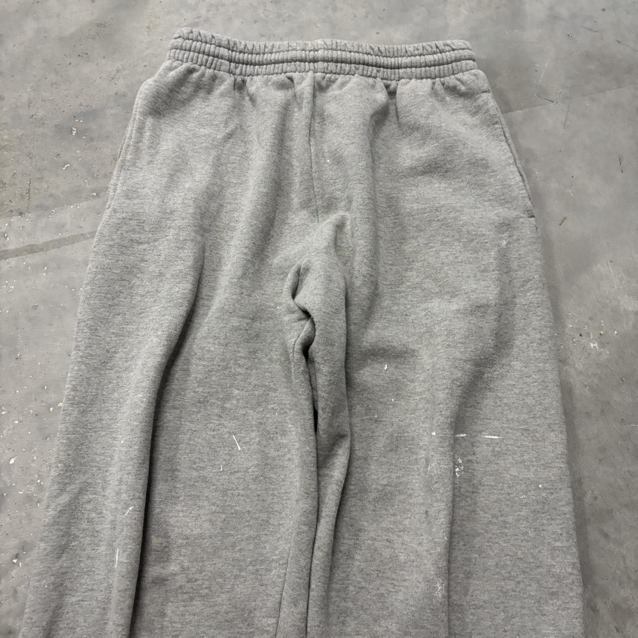 Japanese Brand × Vintage Crazy Vintage Y2K/2000s Light Grey Essential Sweatpants! Size US 30 / EU 46 - 4 Thumbnail