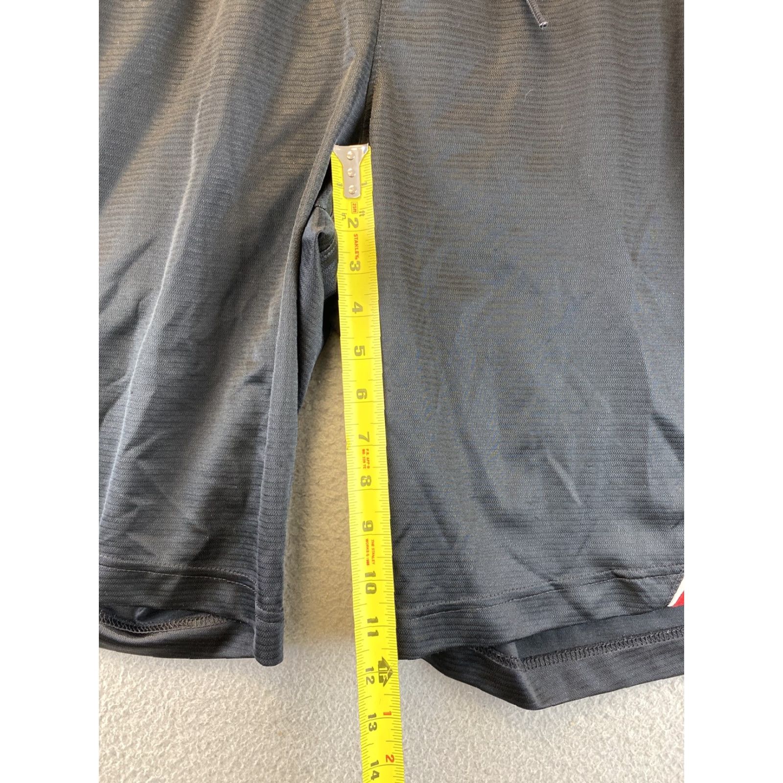 Nike Nike Shorts Men XL Black Athletic Pockets Polyester /72-61 Size US 36 / EU 52 - 6 Thumbnail