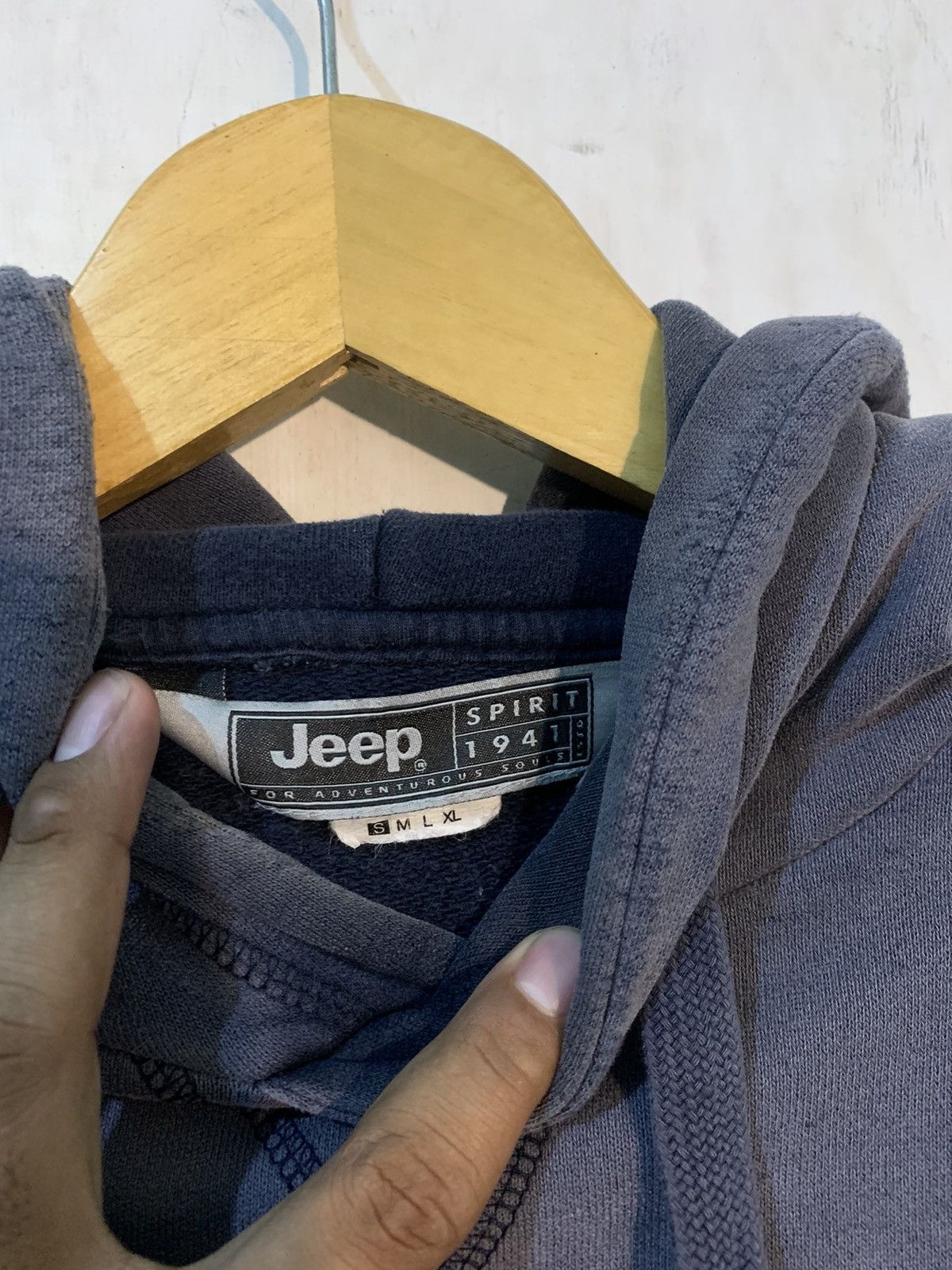 Jeep × Vintage Vintage Jeep 70s Distressed Faded Cut Hoodie Size US S / EU 44-46 / 1 - 18 Thumbnail