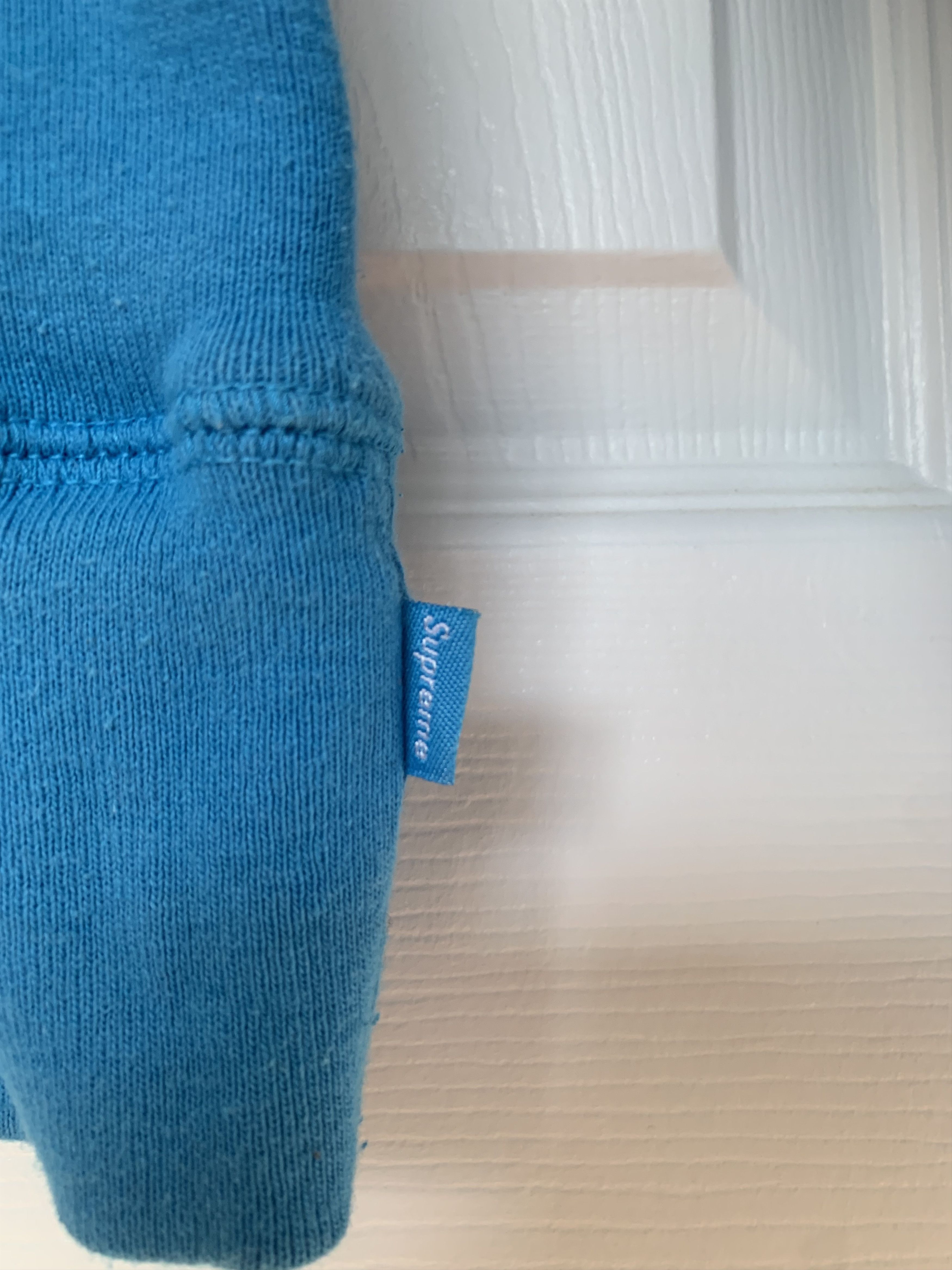 Supreme FW18 BOX LOGO CREWNECK SWEATSHIRT BRIGHT ROYAL SIZE MEDIUM Size US M / EU 48-50 / 2 - 7 Thumbnail