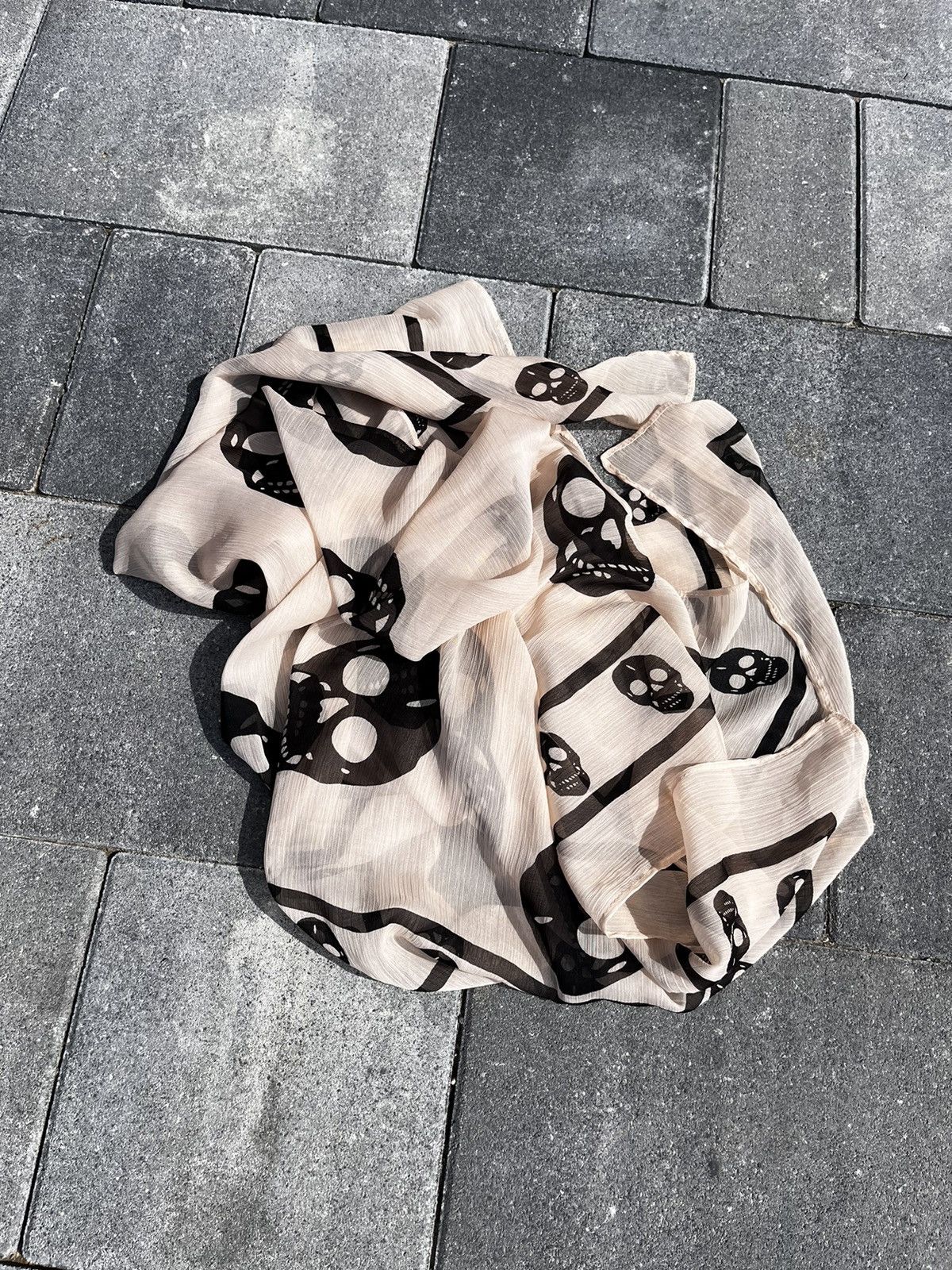 Seditionaries 💀 SKULL SCARF ALEXANDER MCQUEEN STREETWEAR STYLE Y2K PUNK Size ONE SIZE - 2 Thumbnail