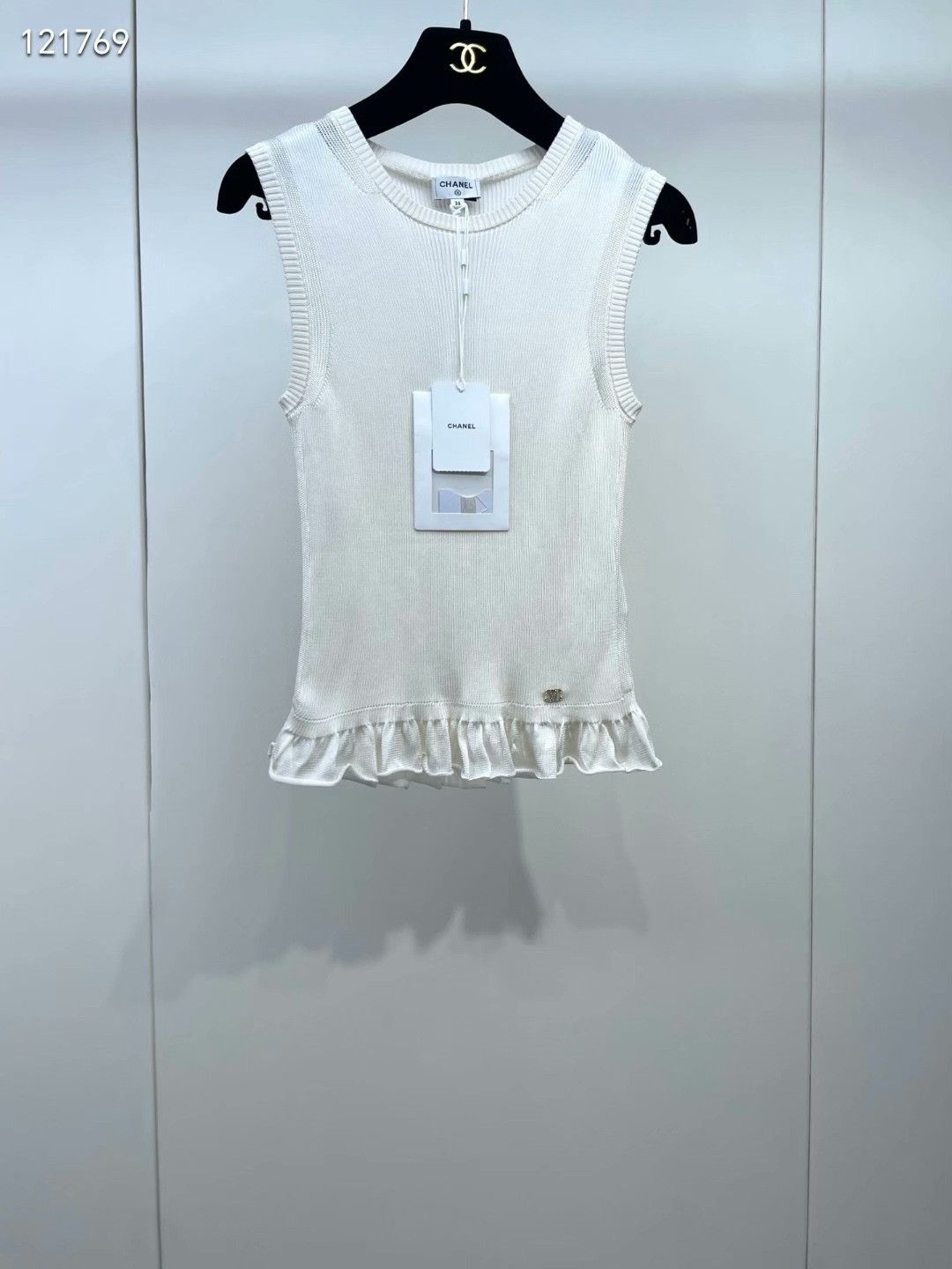 Chanel Chanel 23S Ruffle Knit Vest Size XS / US 0-2 / IT 36-38 - 1 Thumbnail