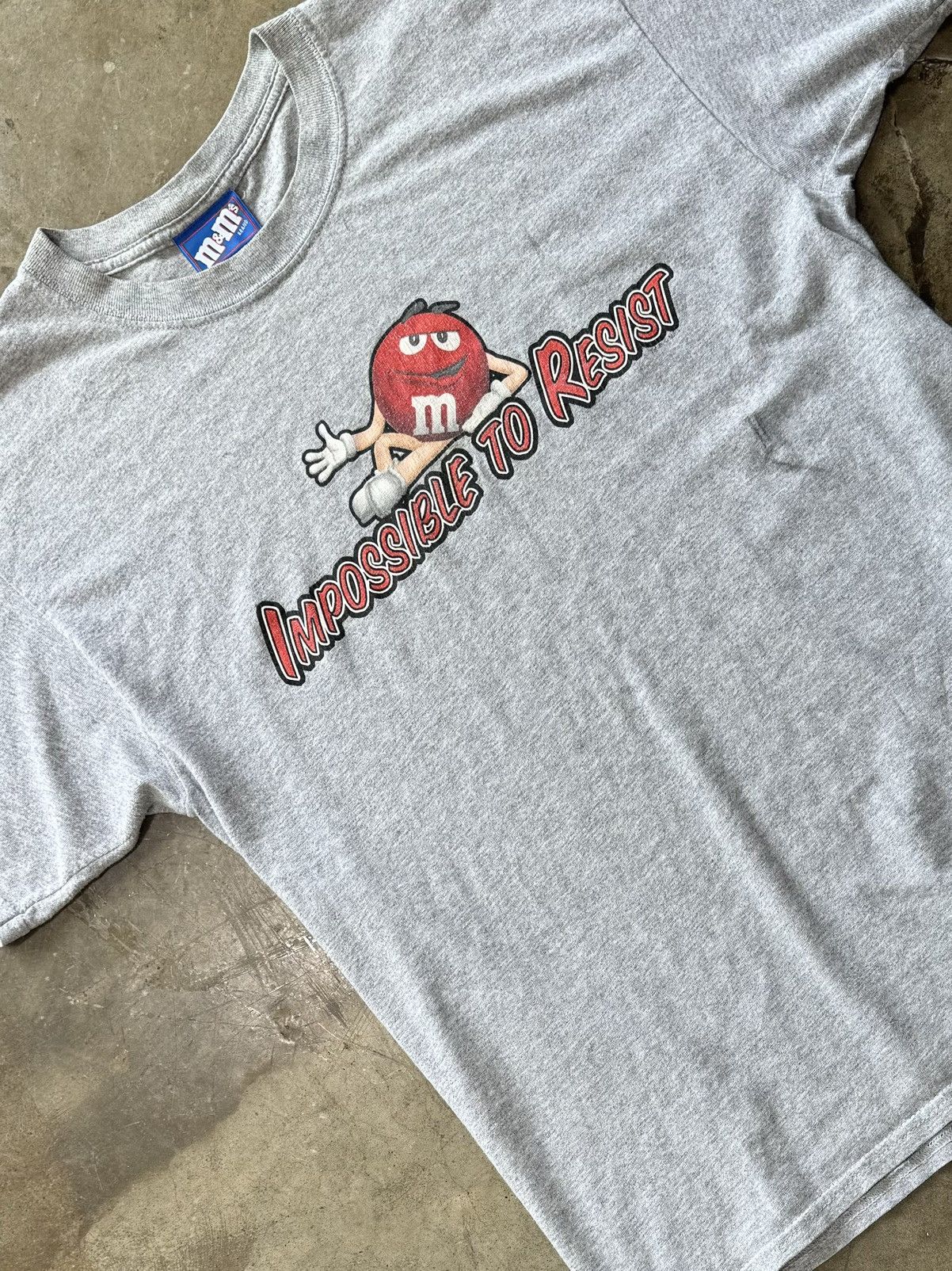 Vintage Vintage M&M Impossible to Resist Tee Large Size US L / EU 52-54 / 3 - 1 Thumbnail