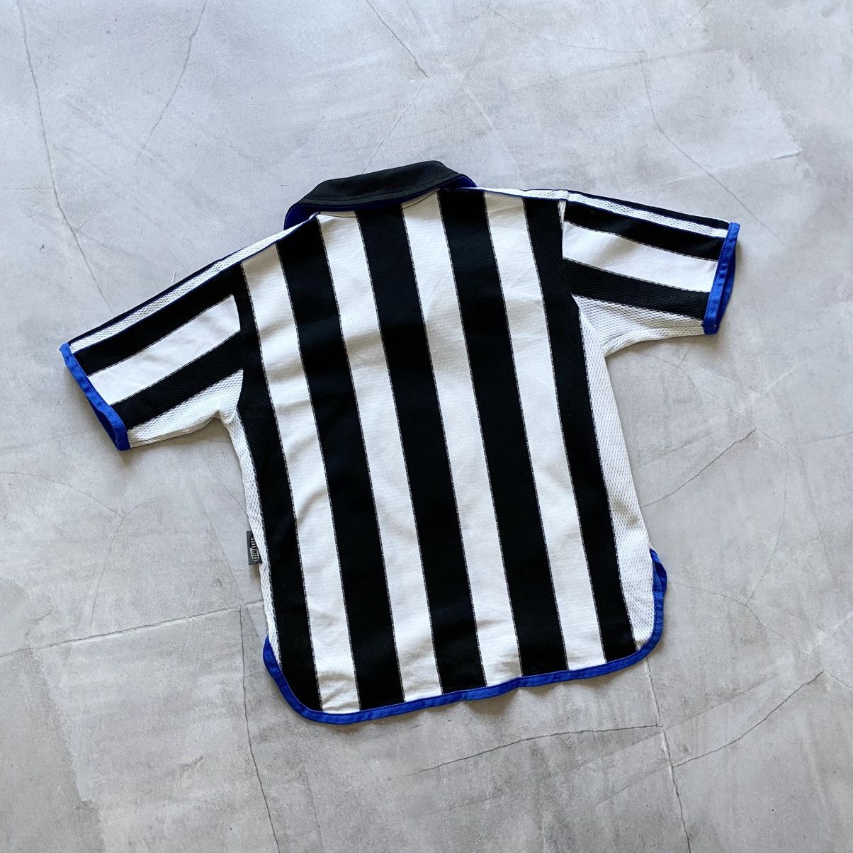 Vintage Rare 1996 Newcastle United Adidas Kids Y2K Jersey Tee Size US XXS / EU 40 - 7 Thumbnail