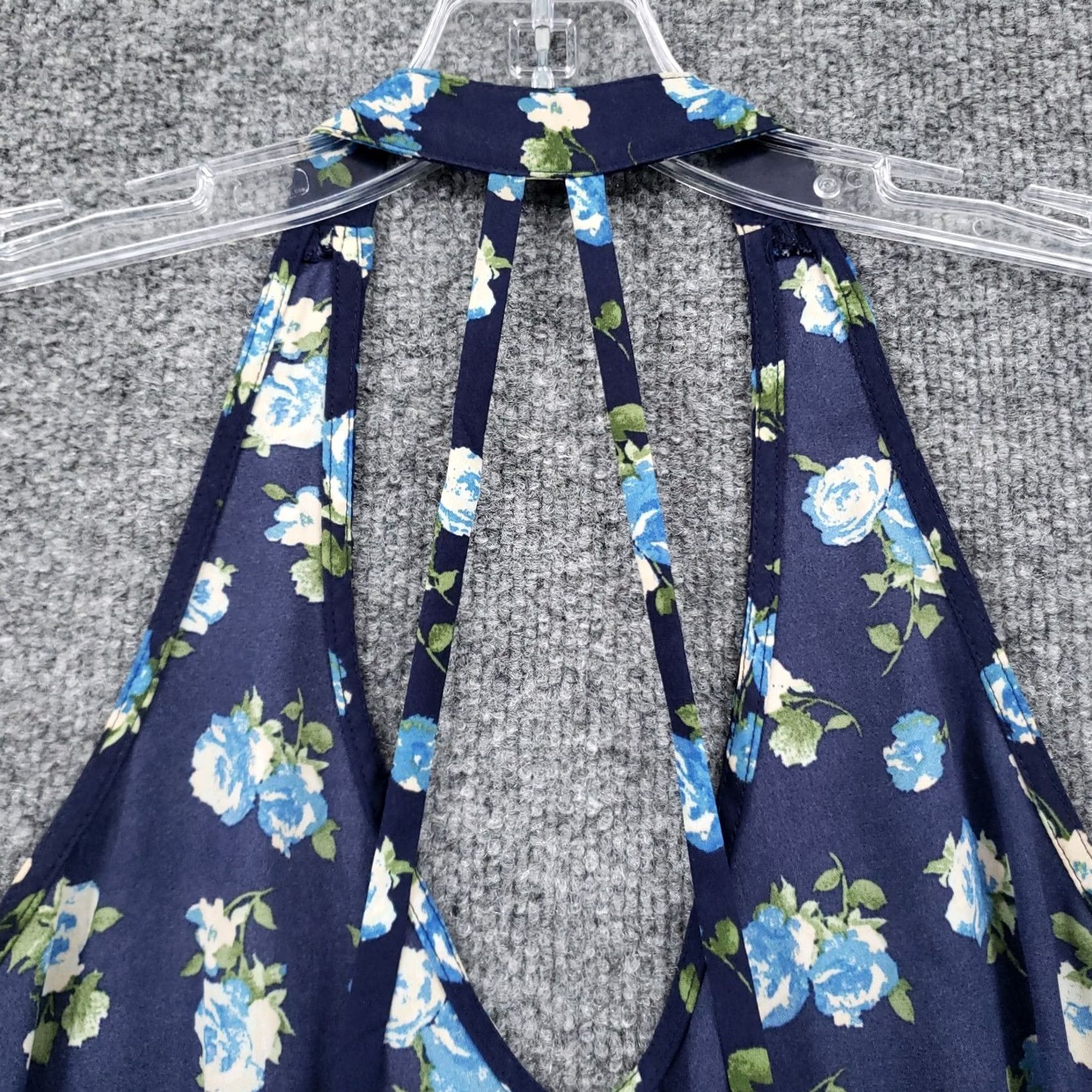 Forever 21 FOREVER 21 Tie Womens S Blue Tank Swing Floral Neck Holter Sleeveless Size S / US 4 / IT 40 - 6 Thumbnail
