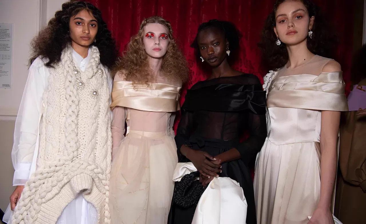 Simone Rocha Simon Rocha AW20 Runway Cream Silk Dress UK6 Size XS / US 0-2 / IT 36-38 - 8 Thumbnail
