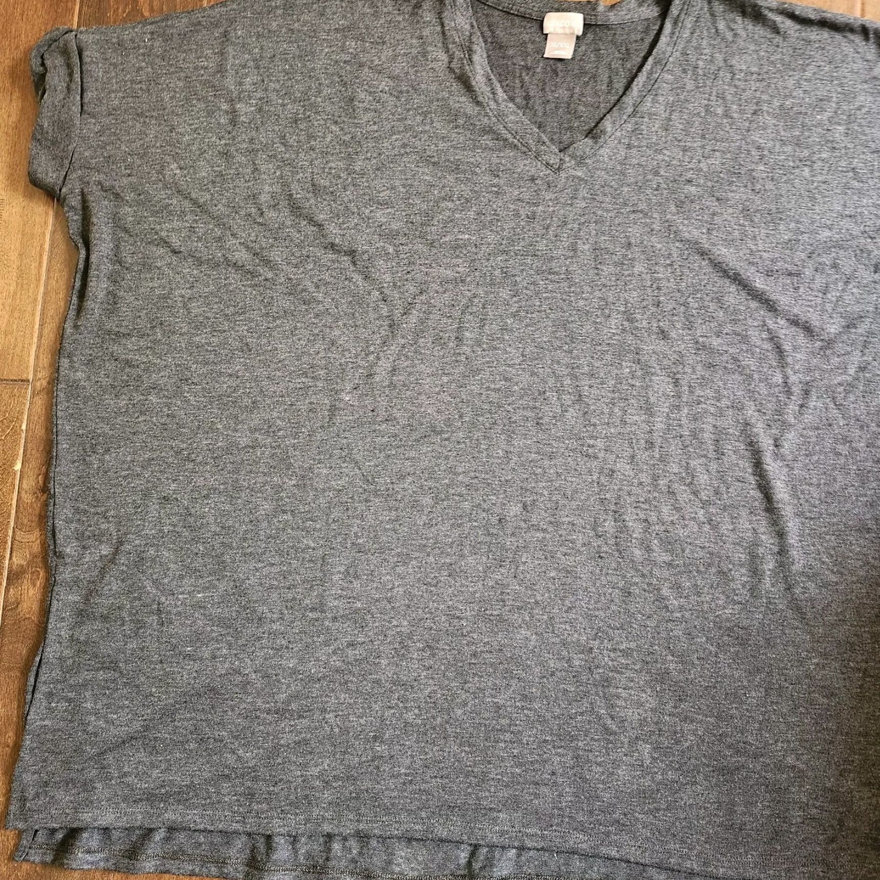 Vintage Chico's Women's Gray Heathered V-Neck Shirt - 2XL Plus Regular Short Sleeve Pullover T-Shirt, Gray, Polyester Rayon Spandex, Machine Washable Size XXL / US 16-18 / IT 52-54 - 3 Thumbnail