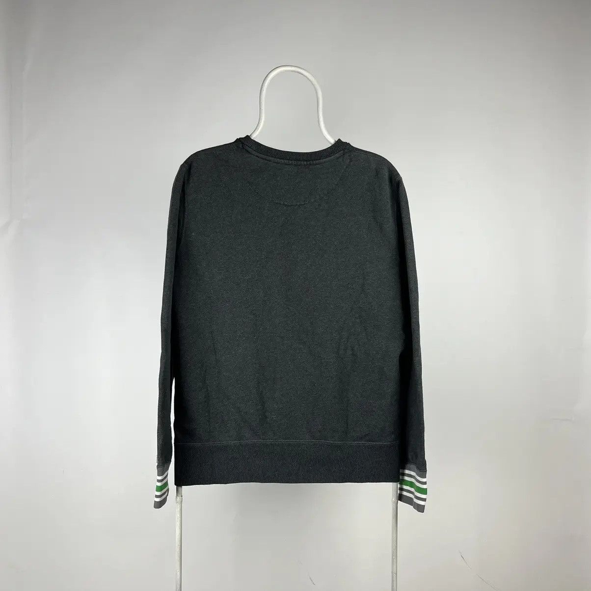 Nike Nike athletic sweatshirt y2k size Large Size US L / EU 52-54 / 3 - 2 Thumbnail
