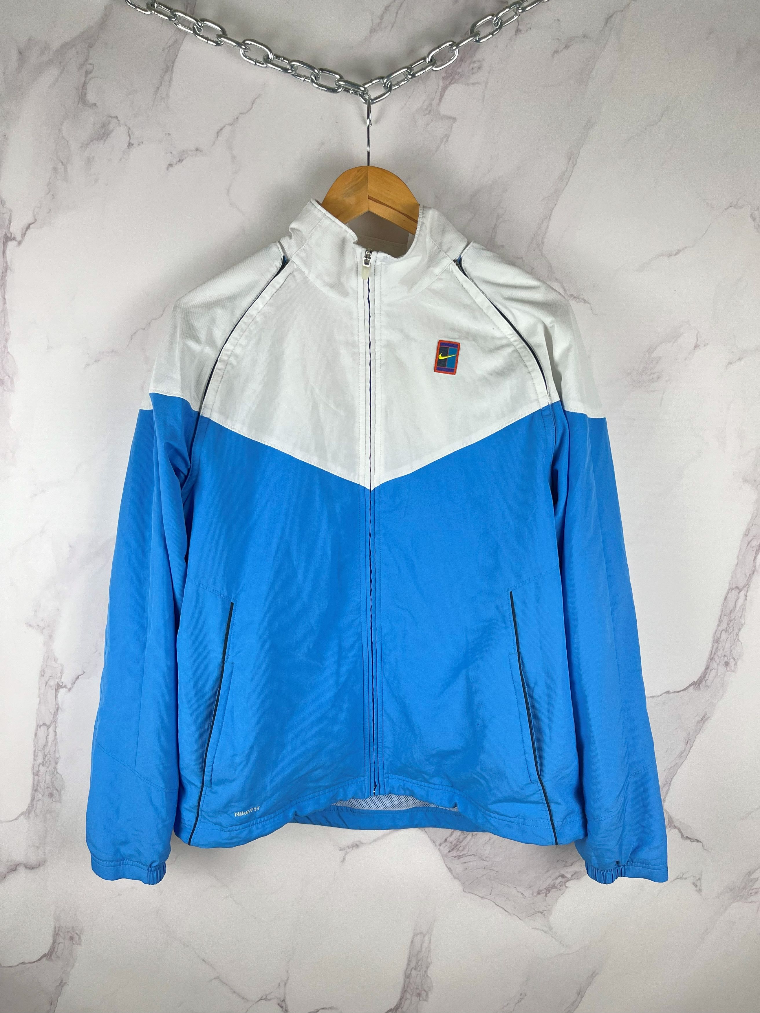 Nike Vintage Nike Zip Up Windbreaker Embroidered Logo Size M Size US M / EU 48-50 / 2 - 1 Thumbnail