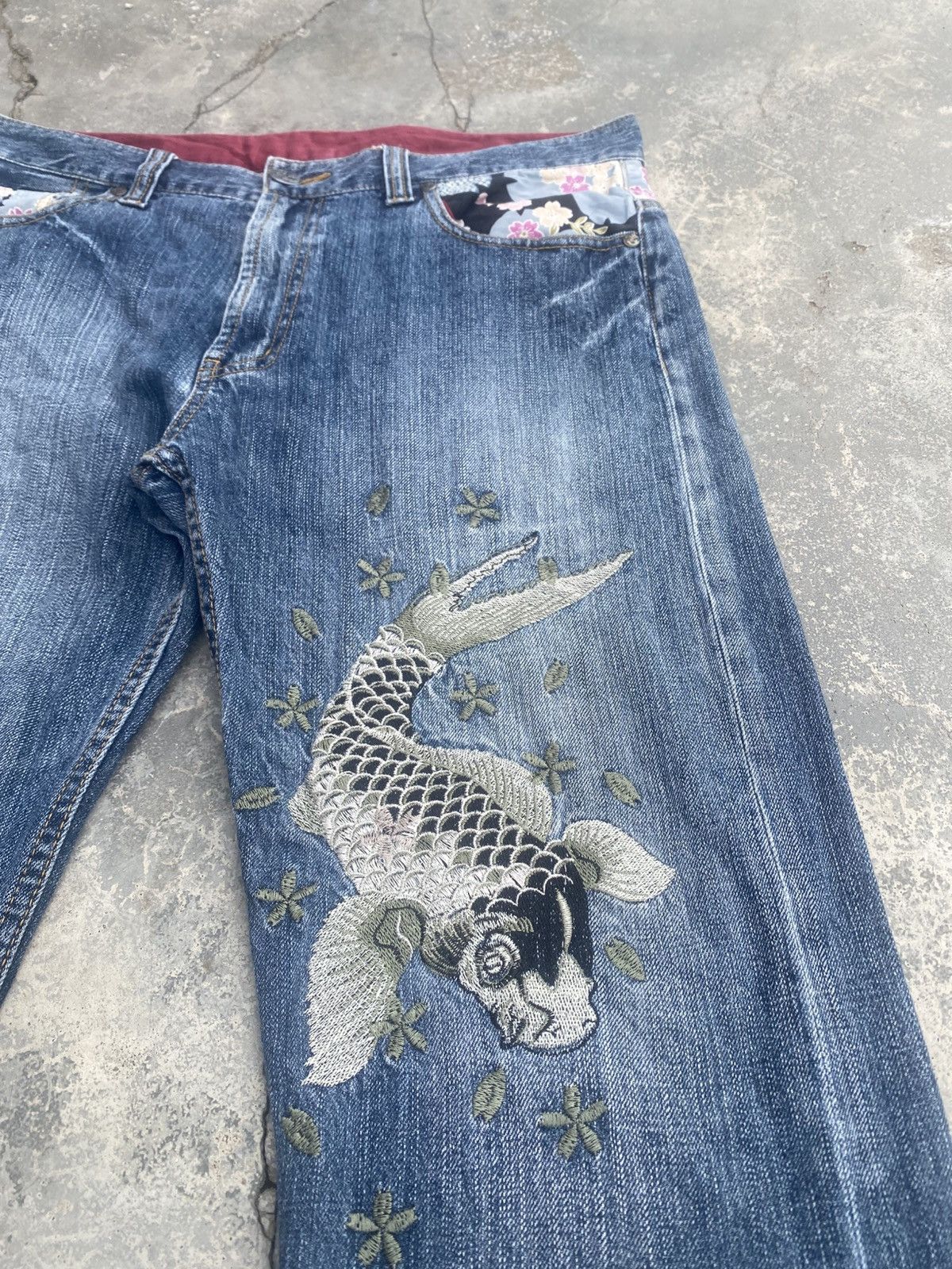 Karakuri Tamashii Vintage JAPAN KOI Distressed Jeans Size US 33 - 4 Thumbnail