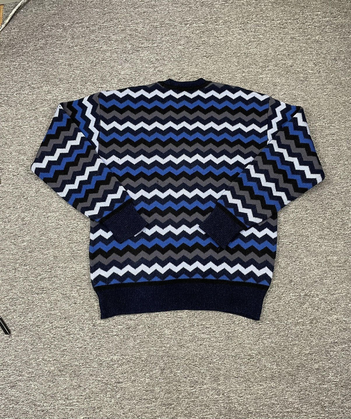 Yves Saint Laurent Vintage Yves Saint Lauren Sweater Knit Zigzag Pattern Size US L / EU 52-54 / 3 - 3 Thumbnail
