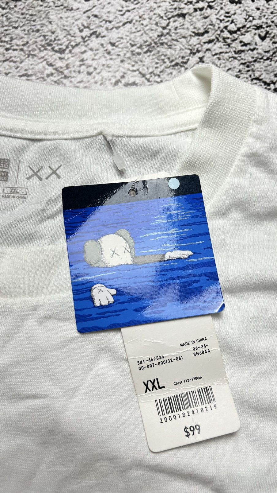 Kaws × Uniqlo New with tags NWT Uniqlo x Kaws art book cover t shirt Size US XXL / EU 58 / 5 - 5 Thumbnail