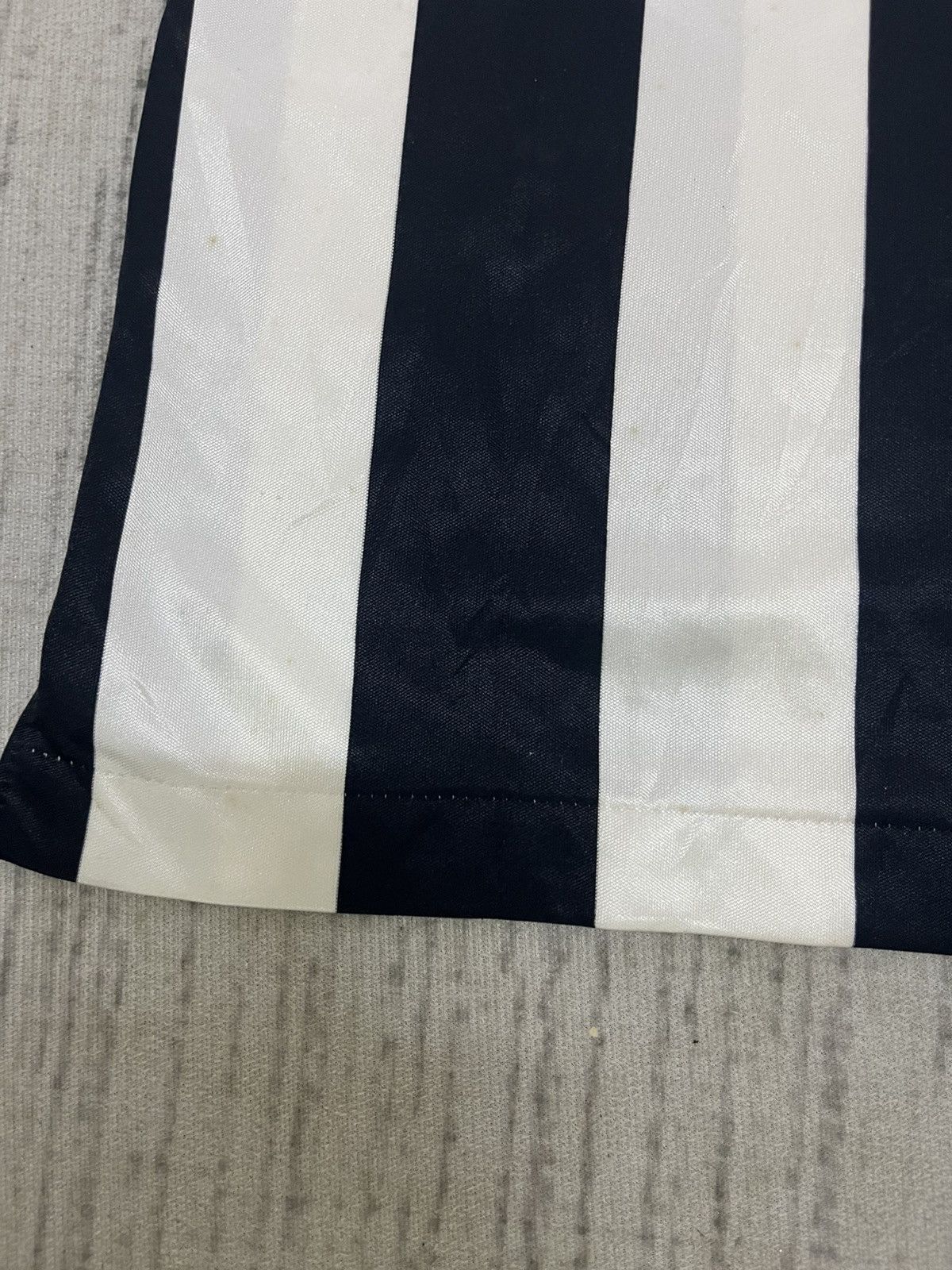 Vintage Vintage 1990 single stitch juventus jersey Size US M / EU 48-50 / 2 - 4 Thumbnail