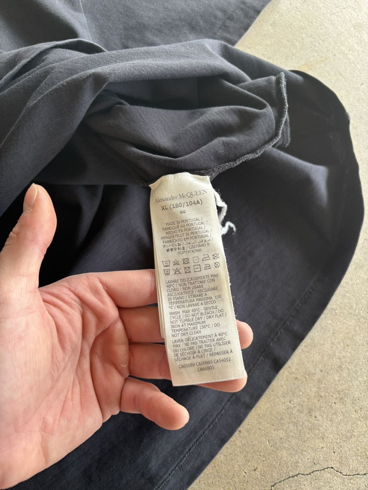 Alexander McQueen 2022 Alexander McQueen Tape Logo Boxy Black Tee Size US XL / EU 56 / 4 - 5 Thumbnail