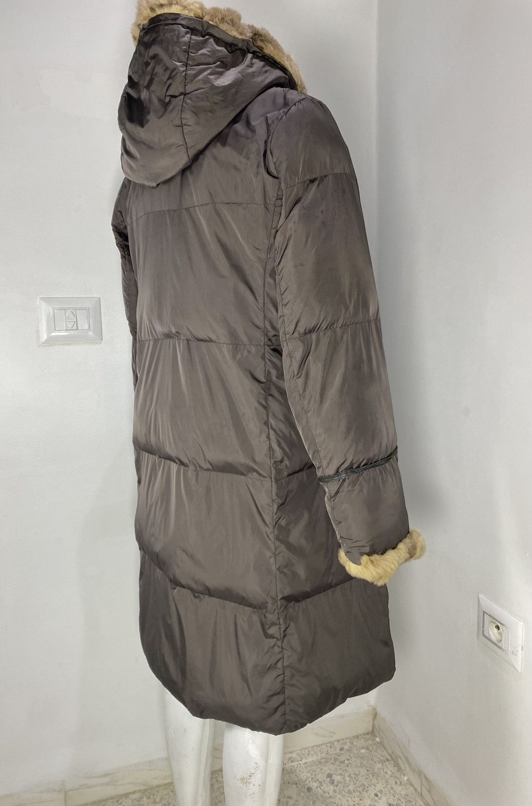 Max Mara Max Mara Oversized Fur-Hood Puffer Coat – Chocolate Brown Size M / US 6-8 / IT 42-44 - 4 Thumbnail