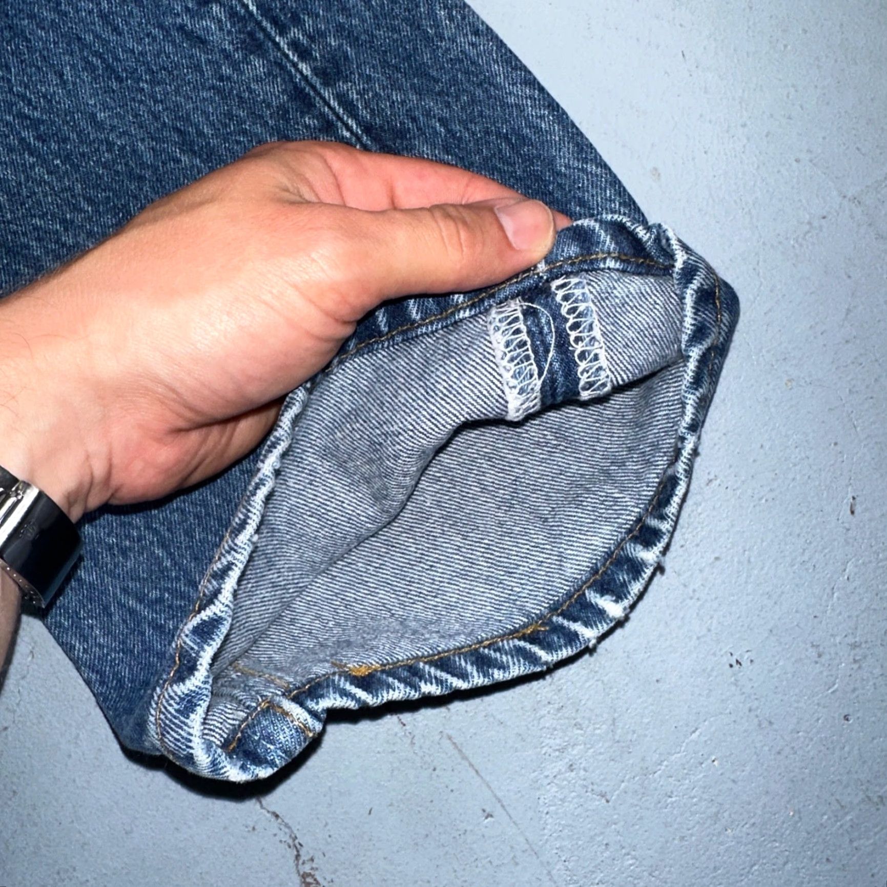 Levi's VINTAGE Levi's 501 Jeans Men Medium Blue 90s USA Straight Fit Denim 34in Inseam Size US 35 - 4 Thumbnail