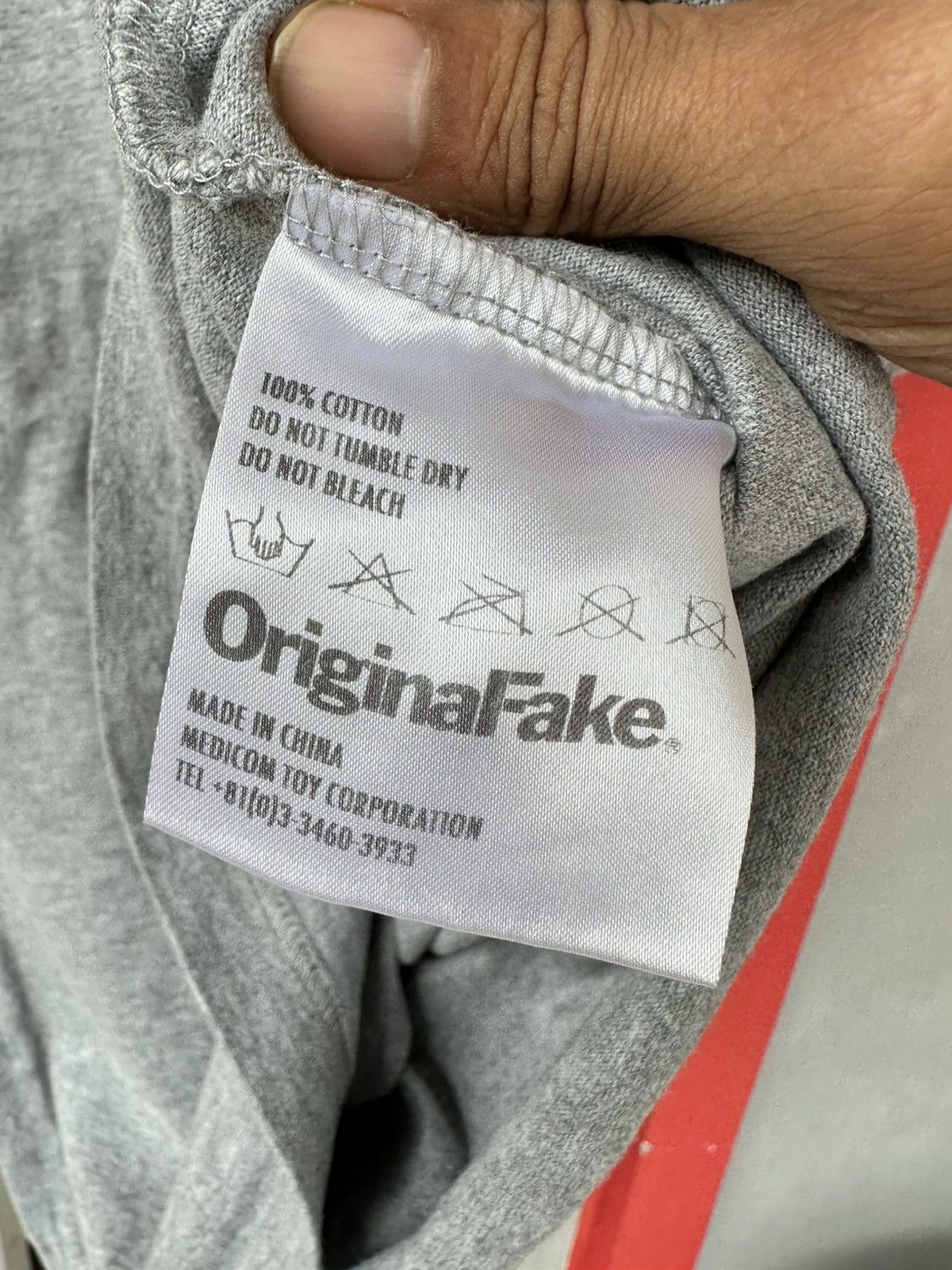Kaws × Medicom Toy × Original Fake Original Fake X Kaws Tee Size US M / EU 48-50 / 2 - 5 Thumbnail