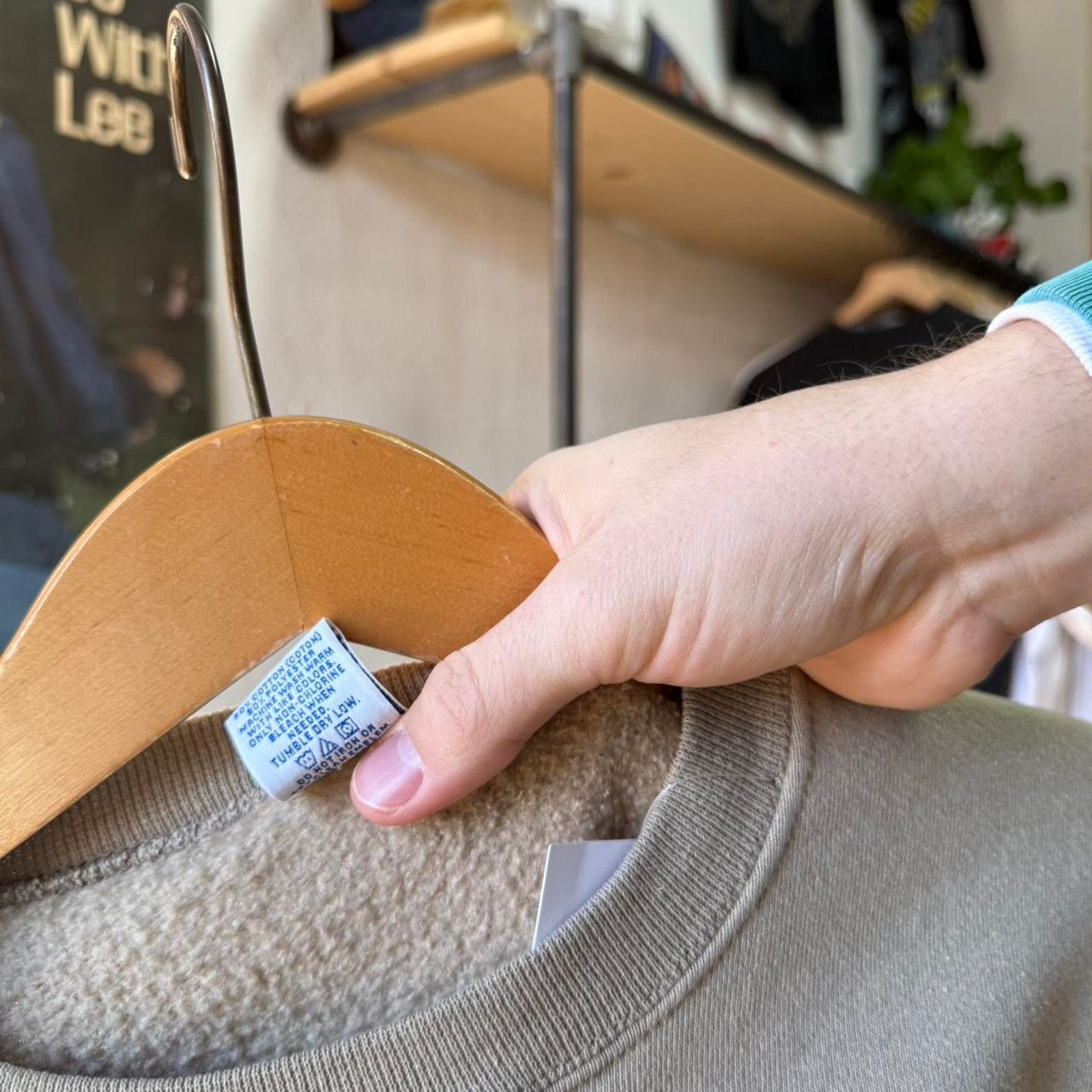Russell Athletic × Vintage Vintage 90s Earth Tone Tan Russell Athletic Crewneck Size US L / EU 52-54 / 3 - 4 Thumbnail