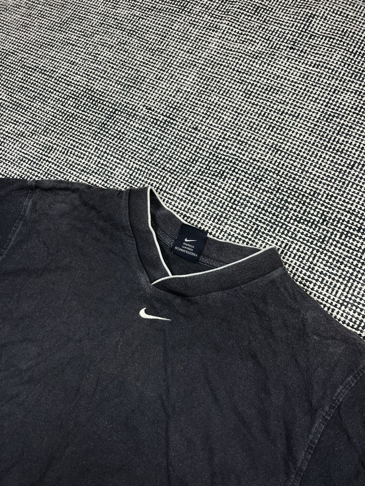 Nike × Vintage Nike sick fade essential center swoosh y2k t-shirt vneck Size US M / EU 48-50 / 2 - 2 Thumbnail