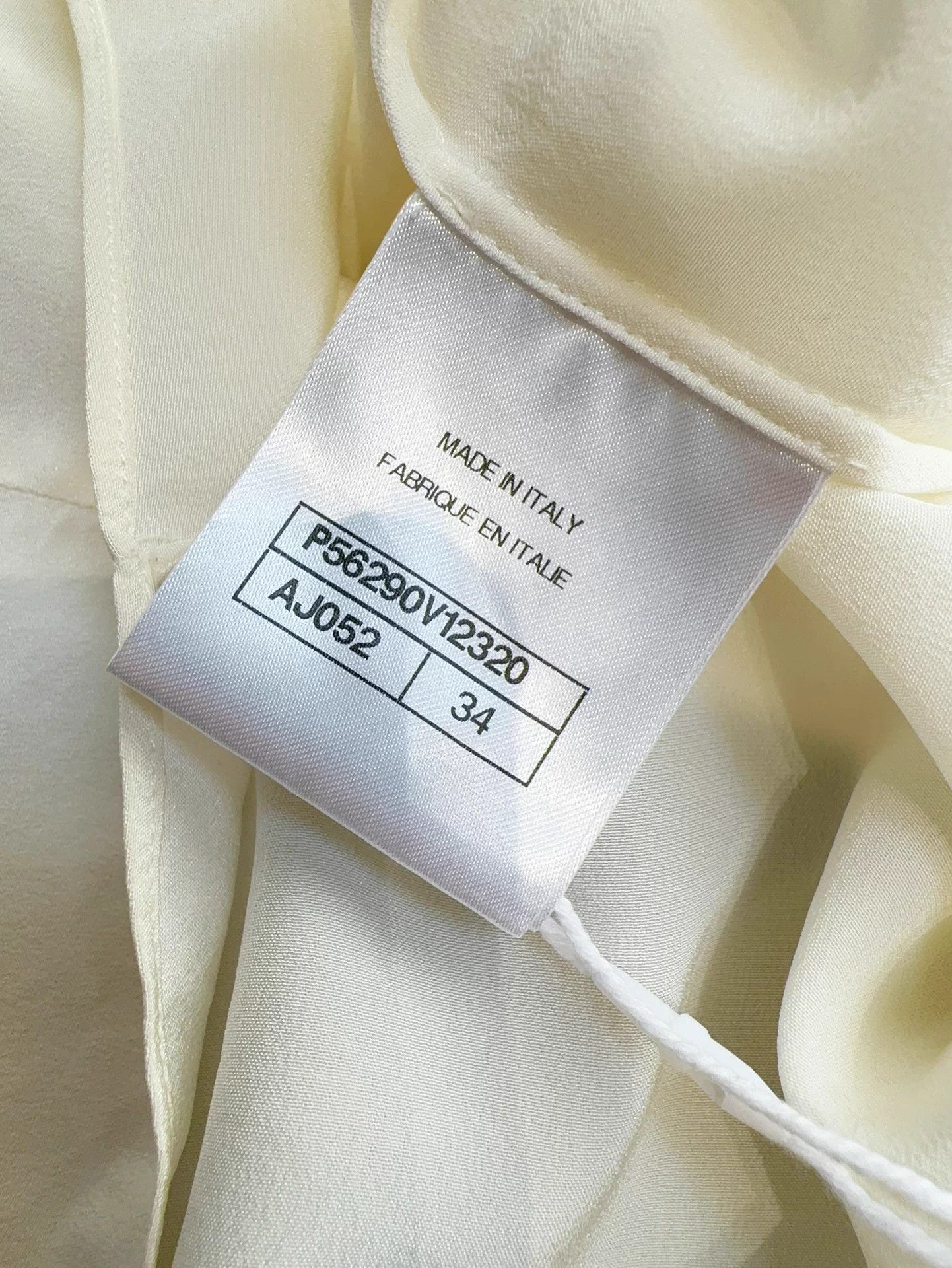 Chanel Chanel 17SS Cream Off-shoulder Ruffle Silk Blouse 34 Size XS / US 0-2 / IT 36-38 - 8 Thumbnail
