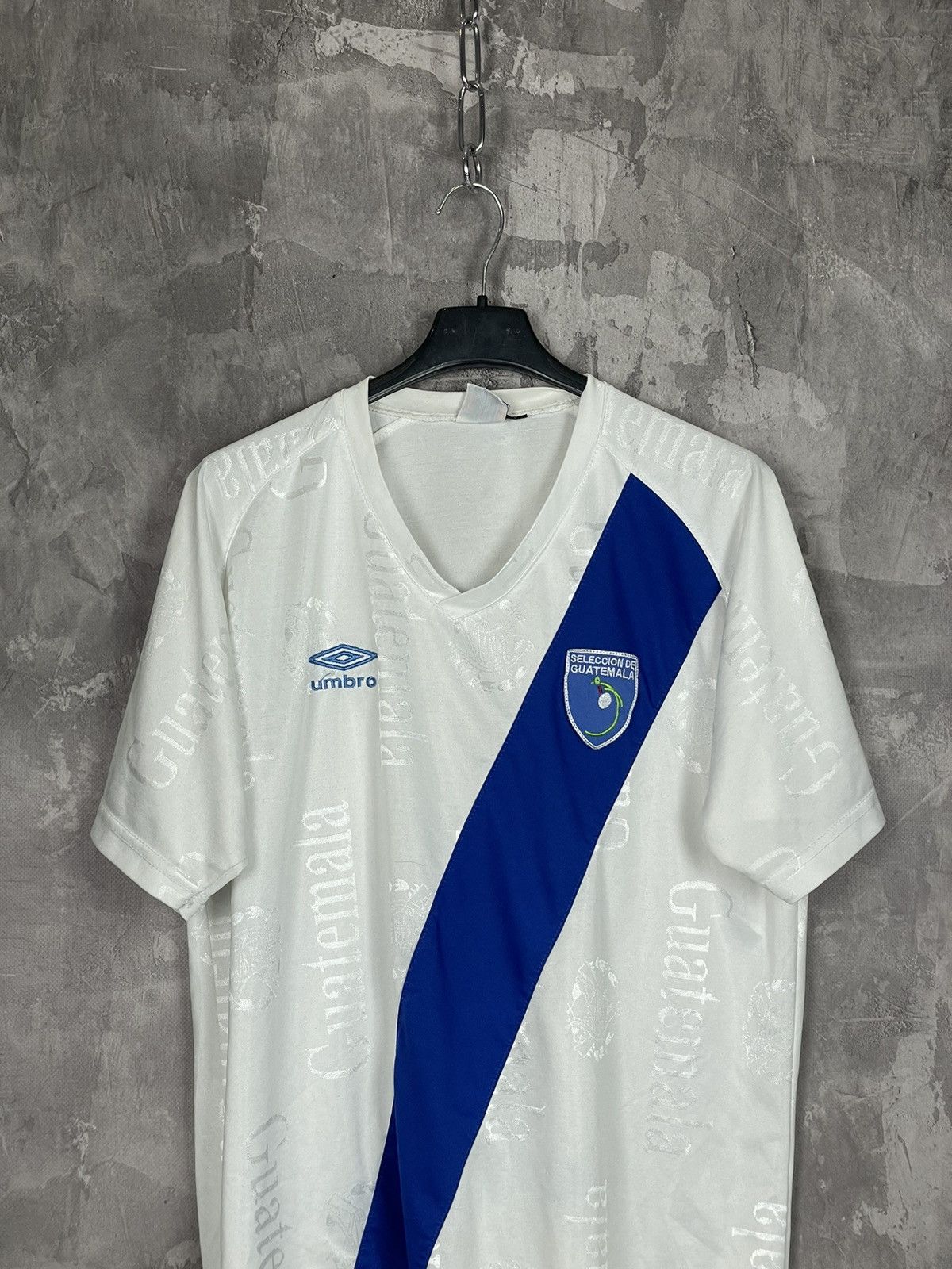 Umbro × Vintage Vintage 90s Soccer Umbro Guatemala Jersey Size L Size US L / EU 52-54 / 3 - 2 Thumbnail