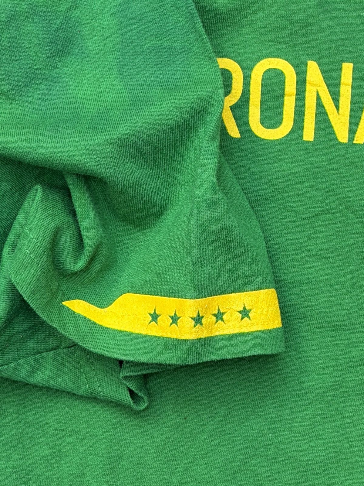 Nike Vintage Brazil 00's "Ronaldinho No.10" T-shirt Size US S / EU 44-46 / 1 - 5 Thumbnail