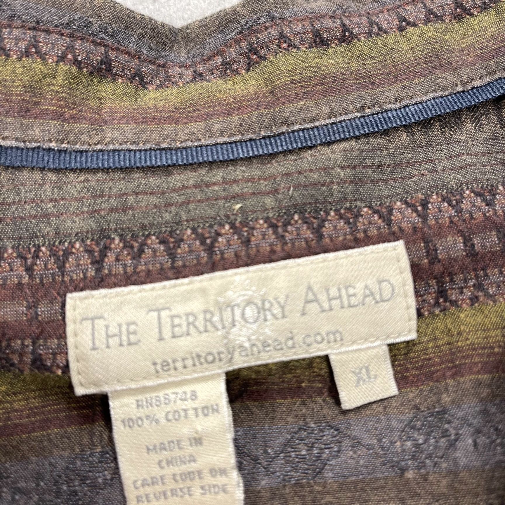 The Territory Ahead VINTAGE Territory Ahead Shirt Mens XL Loud Red Green Aztec Geometric Tribal 90s Size US XL / EU 56 / 4 - 4 Thumbnail