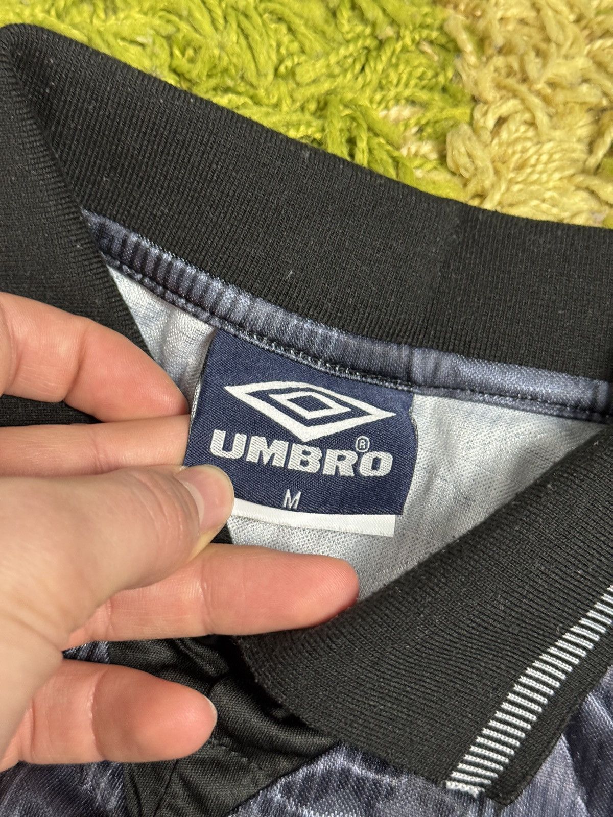 Umbro × Vintage England Vintage 1990 Umbro All Black Football Shirt Retro Size US M / EU 48-50 / 2 - 3 Thumbnail