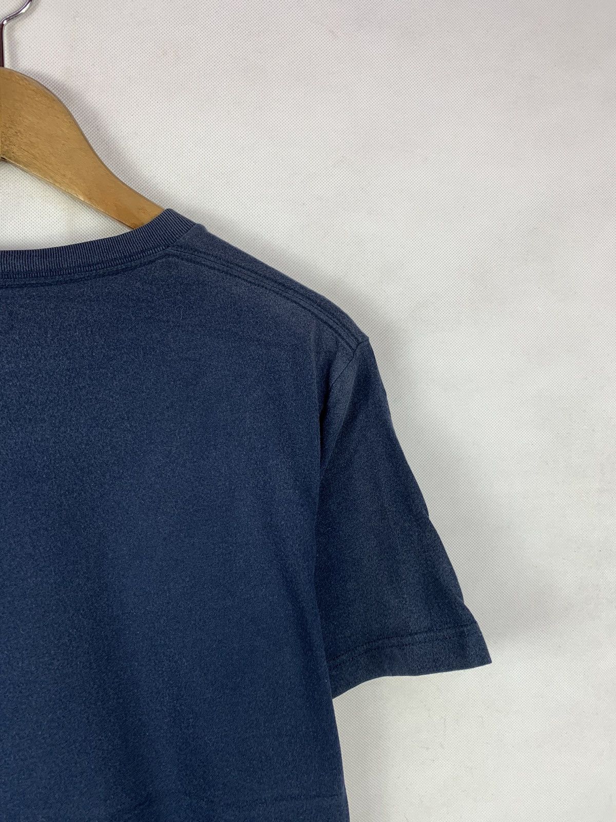 Disney Steals! Uniqlo Mickey Mouse Disney Embroided Pocket Tee Size US M / EU 48-50 / 2 - 6 Thumbnail