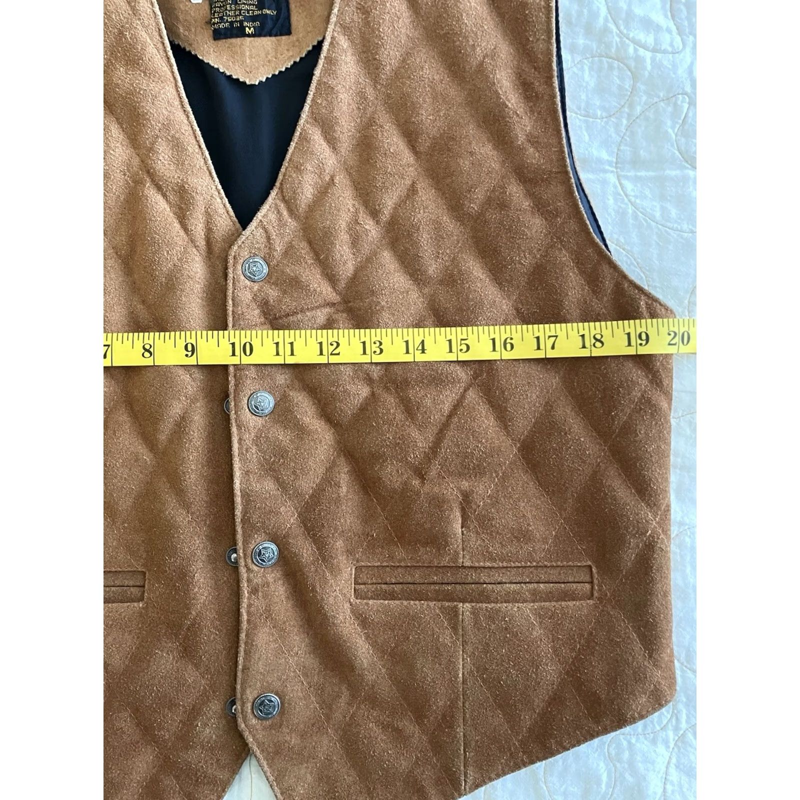 Vintage VINTAGE Paragraff Brown Suede Quilt Vest Western Biker Snap Front Lace up Sides Mens M Brown Suede Quilt Vest Size US M / EU 48-50 / 2 - 7 Thumbnail