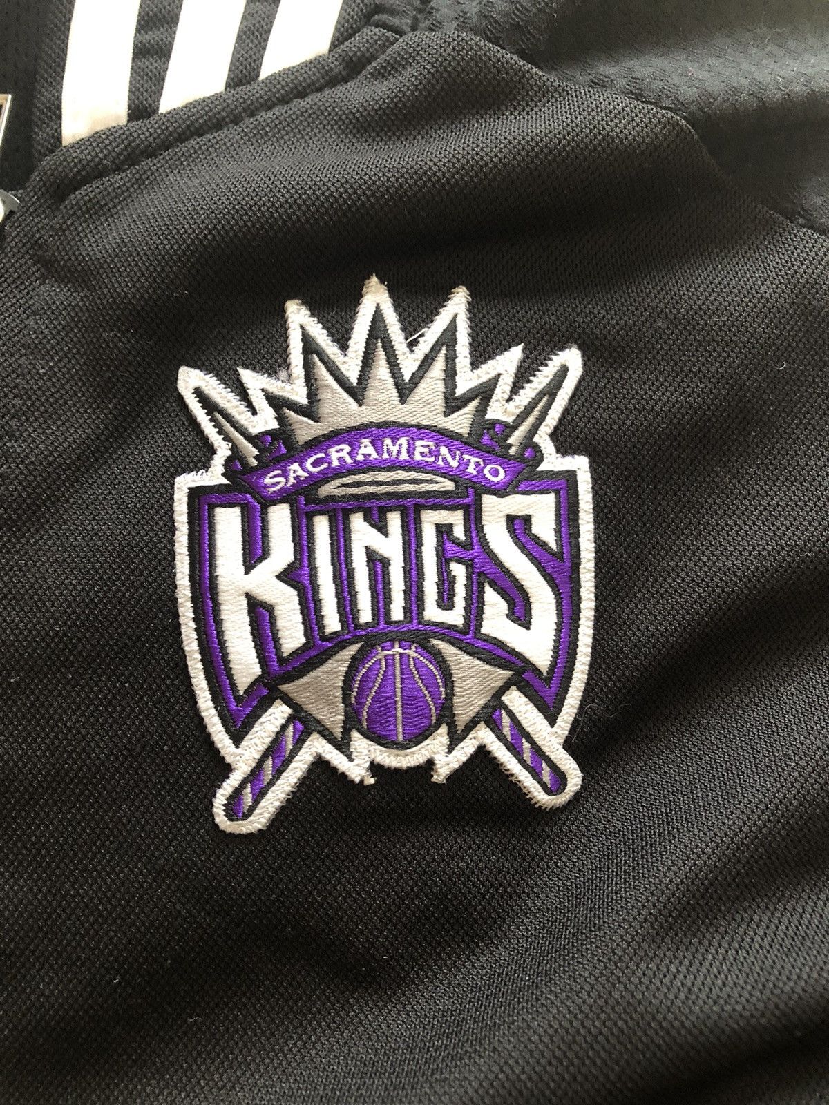 Adidas × NBA × Vintage ADIDAS SACRAMENTO KINGS NBA VINTAGE BASKETBALL SWEATSHIRT Size US S / EU 44-46 / 1 - 3 Thumbnail