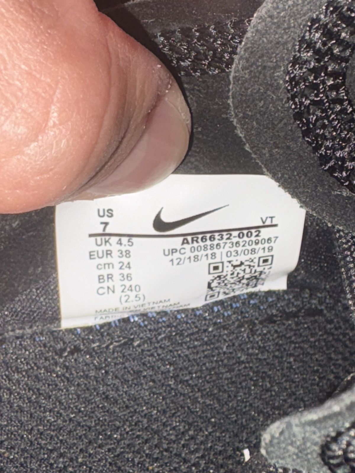 Nike Nike Air VaporMax 2019 Triple Black Size US 7 / IT 37 - 7 Thumbnail