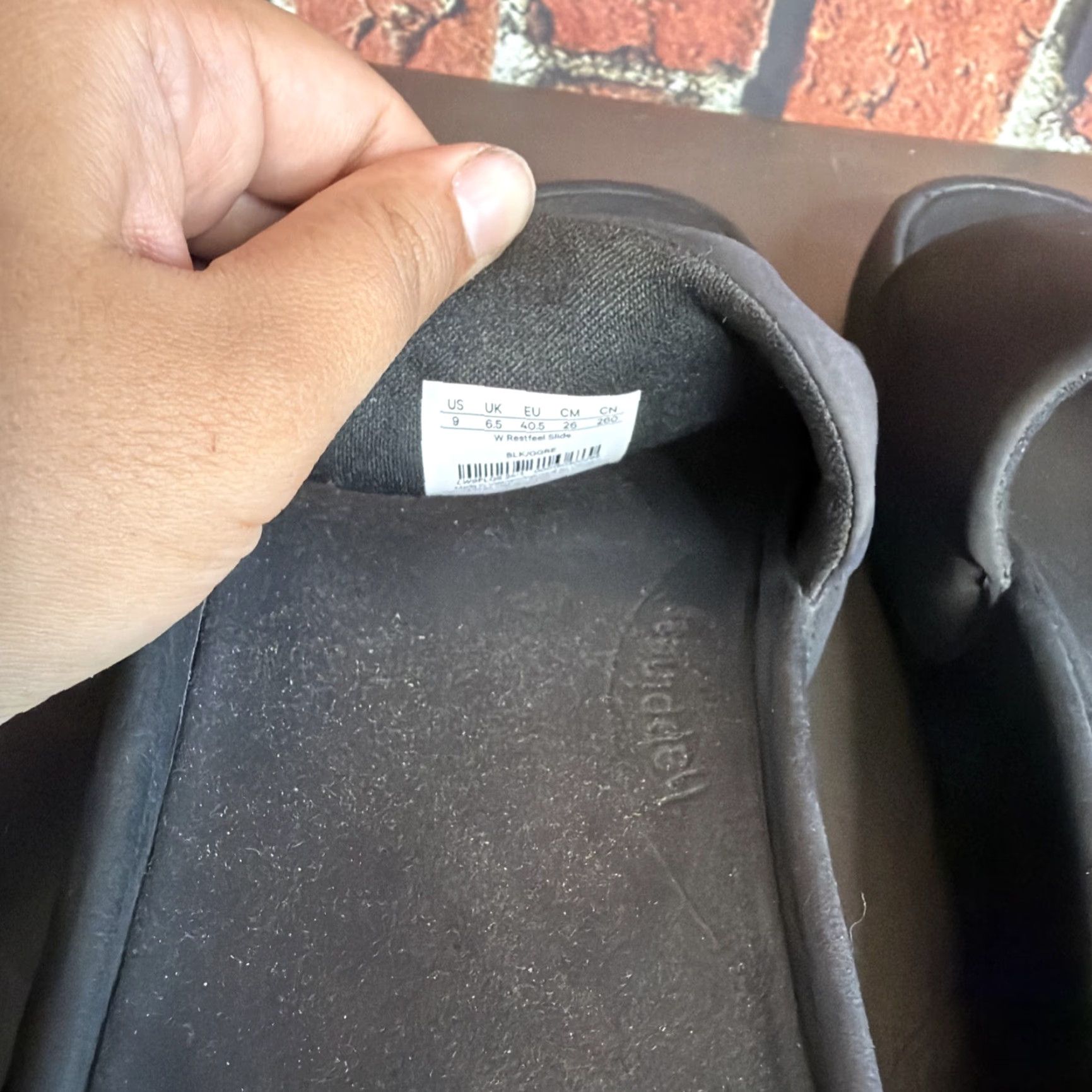 Lululemon Lululemon Restfeel Slide Sandals Womens 9 Black Slip-On Cushioned Comfort Open Toe Sandal Casual Shoes Womens Slips-On Size US 9 / IT 39 - 3 Thumbnail