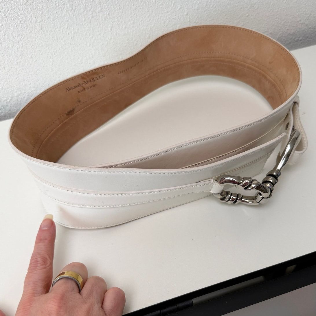 Alexander McQueen Ivory Calf Leather Wide Hook Waist Belt display picture 2