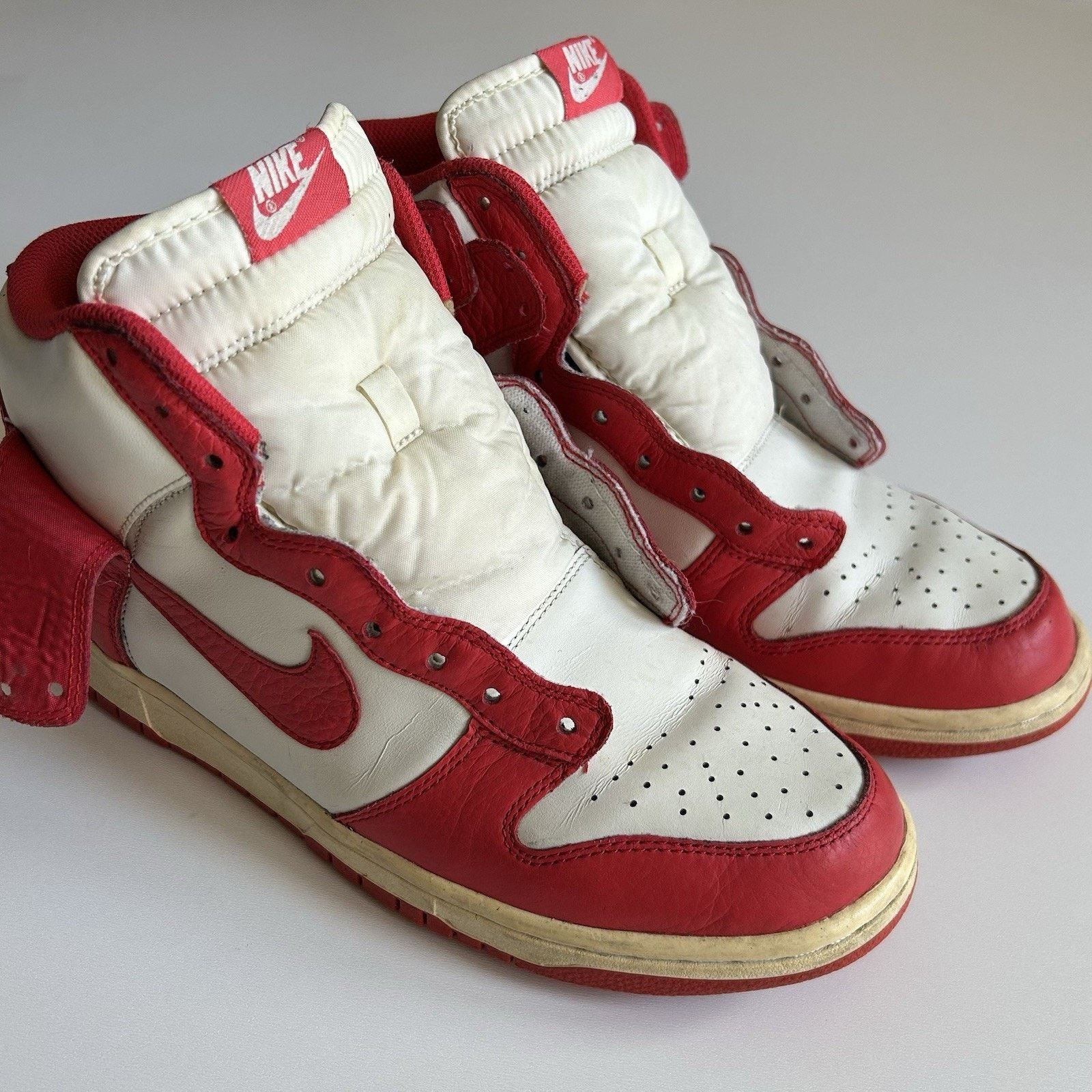 Nike Vintage Nike Dunk High 2011 US 10 Pack Sail Action Red/White Size US 10 / EU 43 - 1 Thumbnail