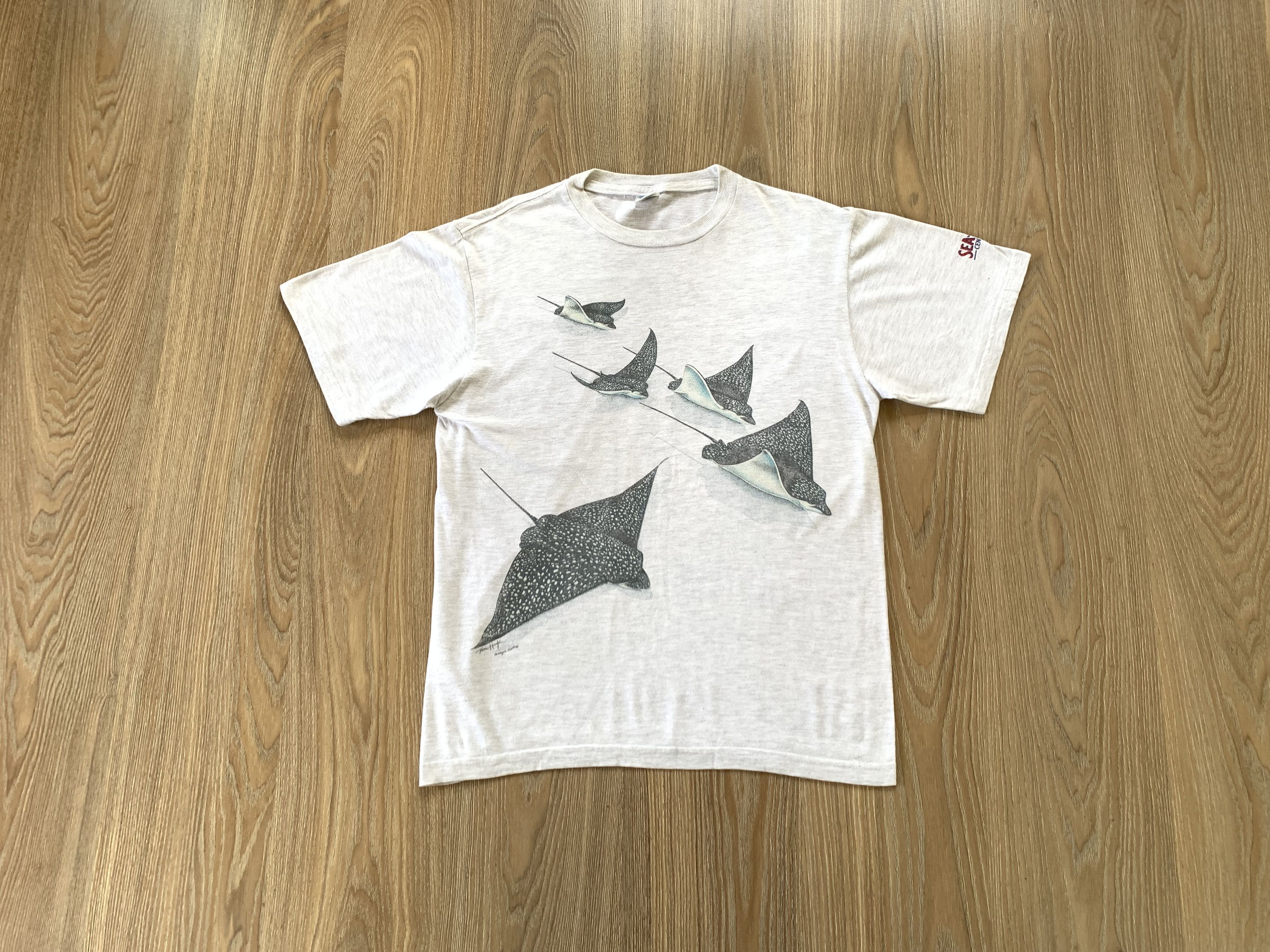 Vintage Vintage Sealife Harlequin 1990 Printed T Shirt Size US XL / EU 56 / 4 - 1 Thumbnail