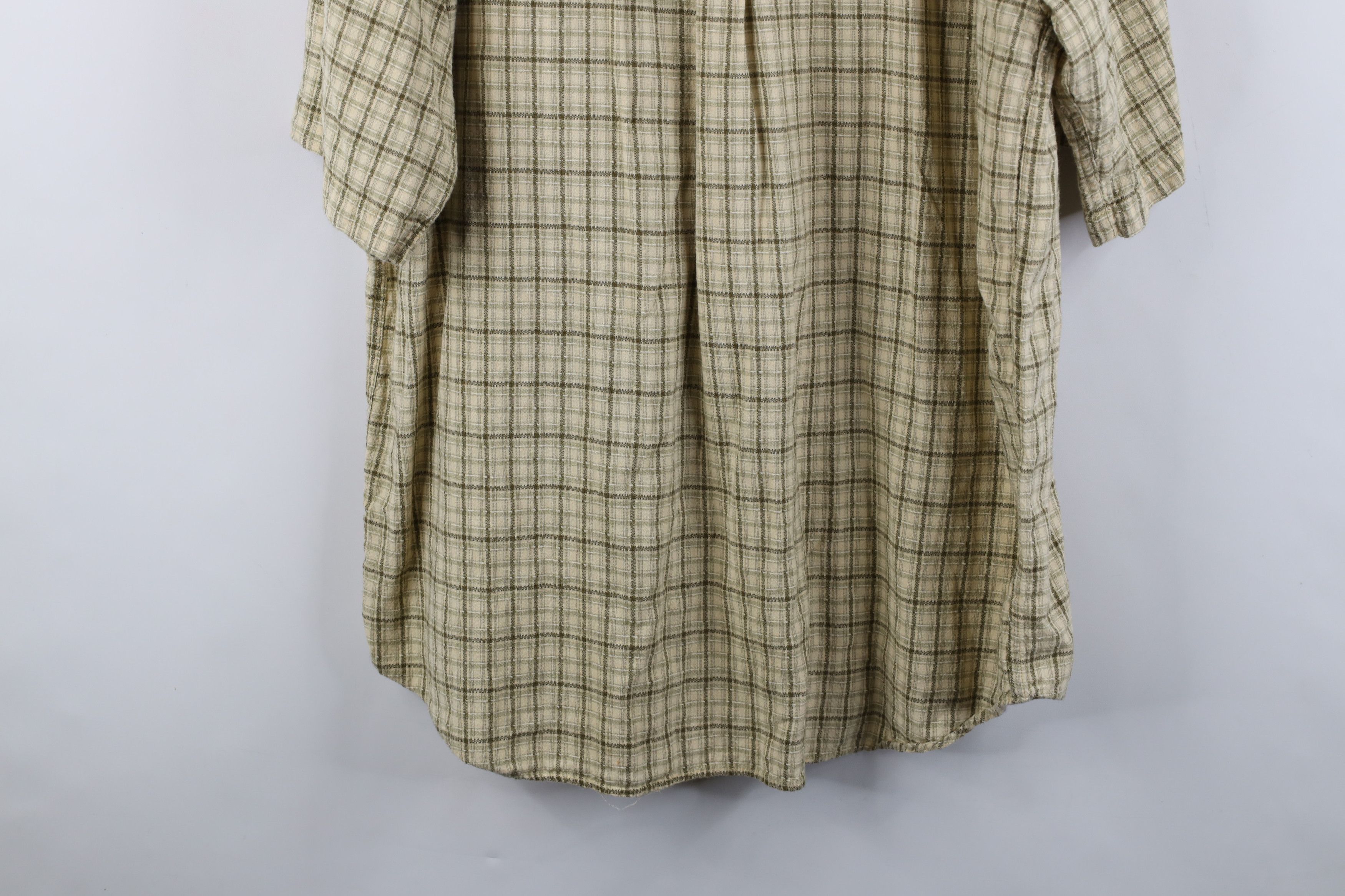 Vintage Vintage 90s Streetwear Fit Cotton Weave Button Down Shirt Size US XL / EU 56 / 4 - 13 Thumbnail