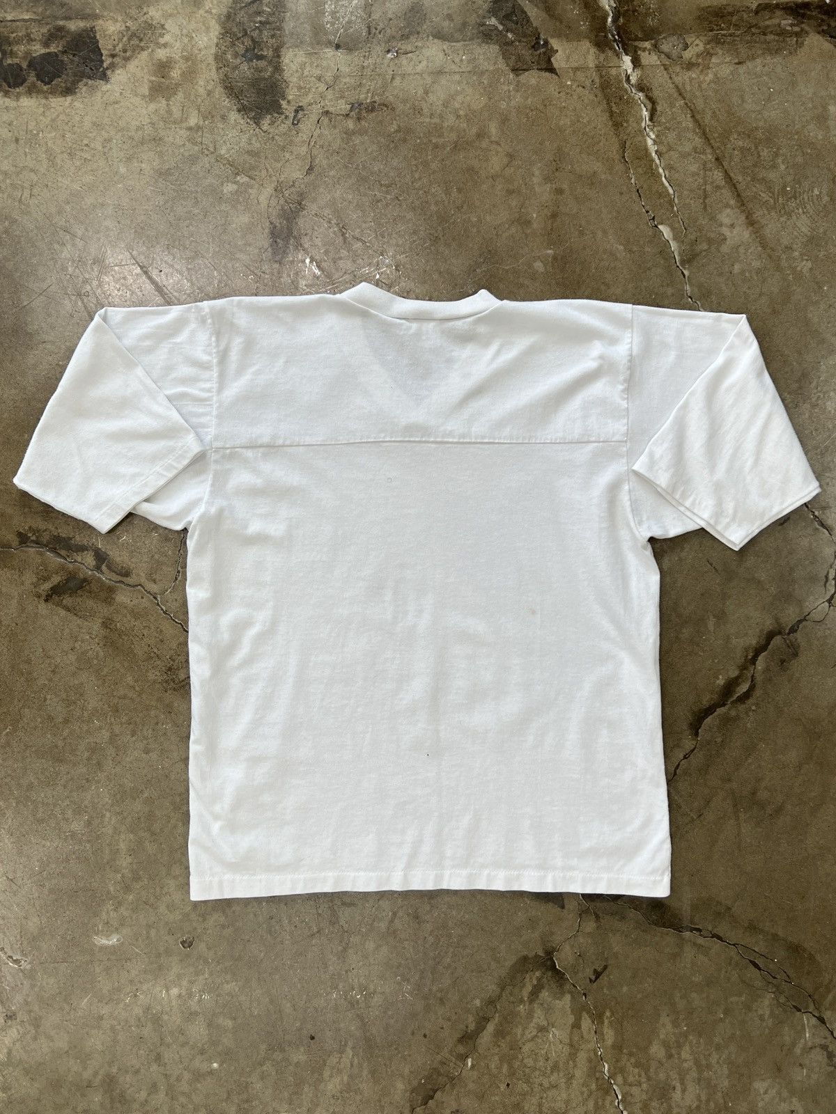 Vintage Vintage Las Vegas MGM Grand Single Stitch V-neck Tee XL Size US XL / EU 56 / 4 - 4 Thumbnail