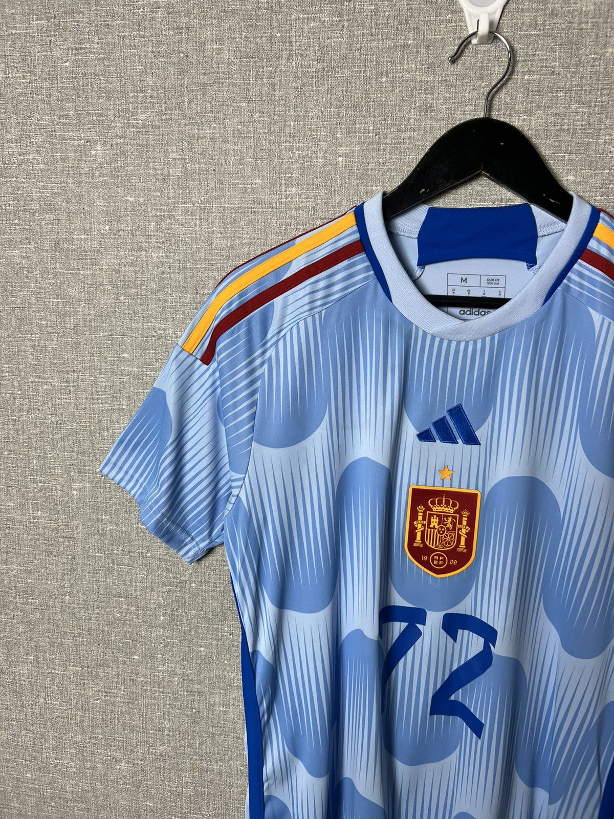 Adidas 2022 - 2023 Adidas Spain Team Gomez Away World Cup Jersey Size US M / EU 48-50 / 2 - 2 Thumbnail