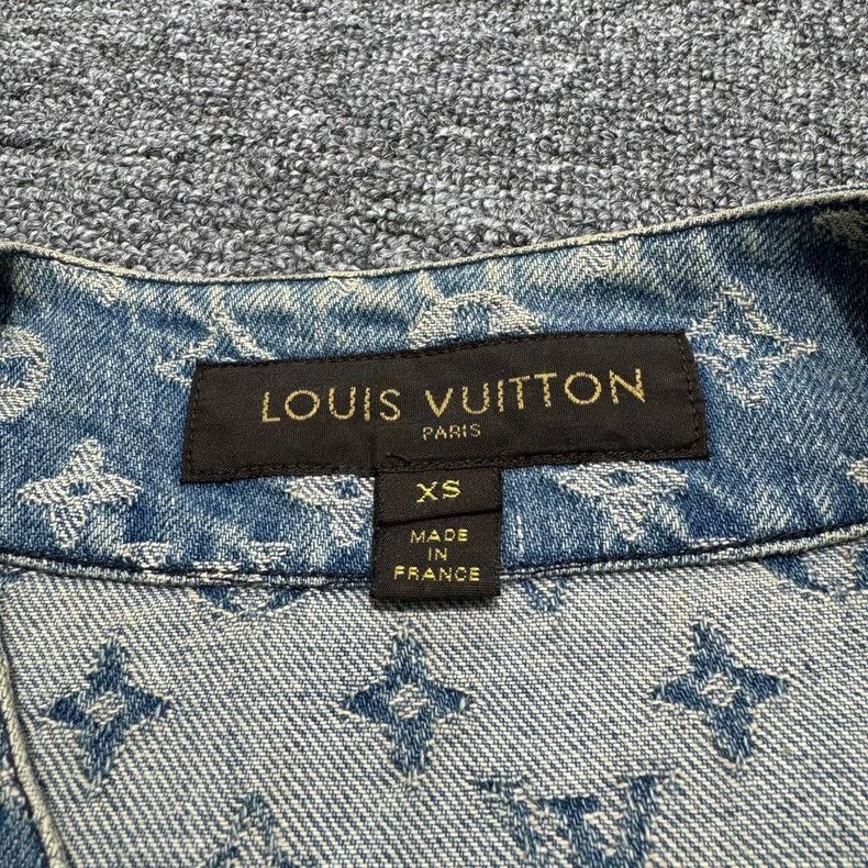 Louis Vuitton Louis Vuitton Presbyopic denim short sleeve shirt Nextarrow Size US XS / EU 42 / 0 - 2 Thumbnail