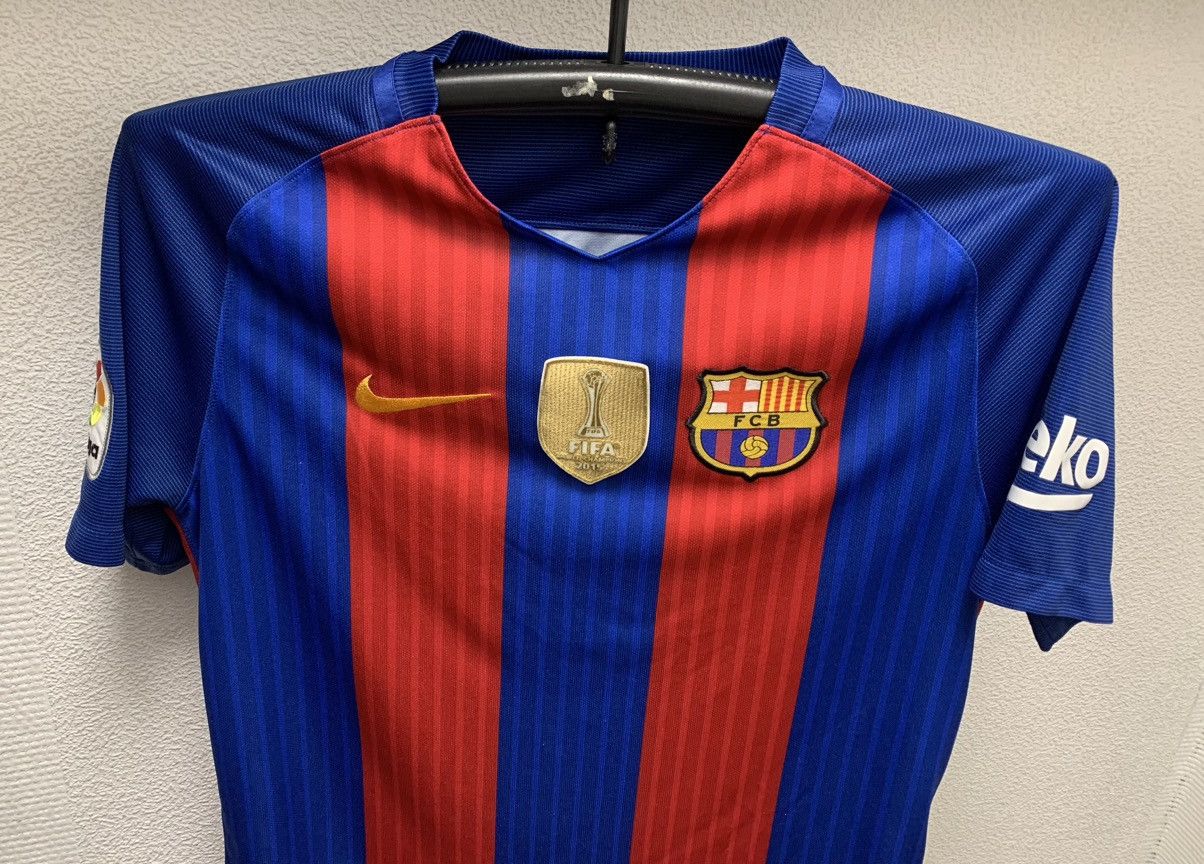 Nike Barcelona Nike soccer jersey world championship 2015 M size Size US M / EU 48-50 / 2 - 2 Thumbnail
