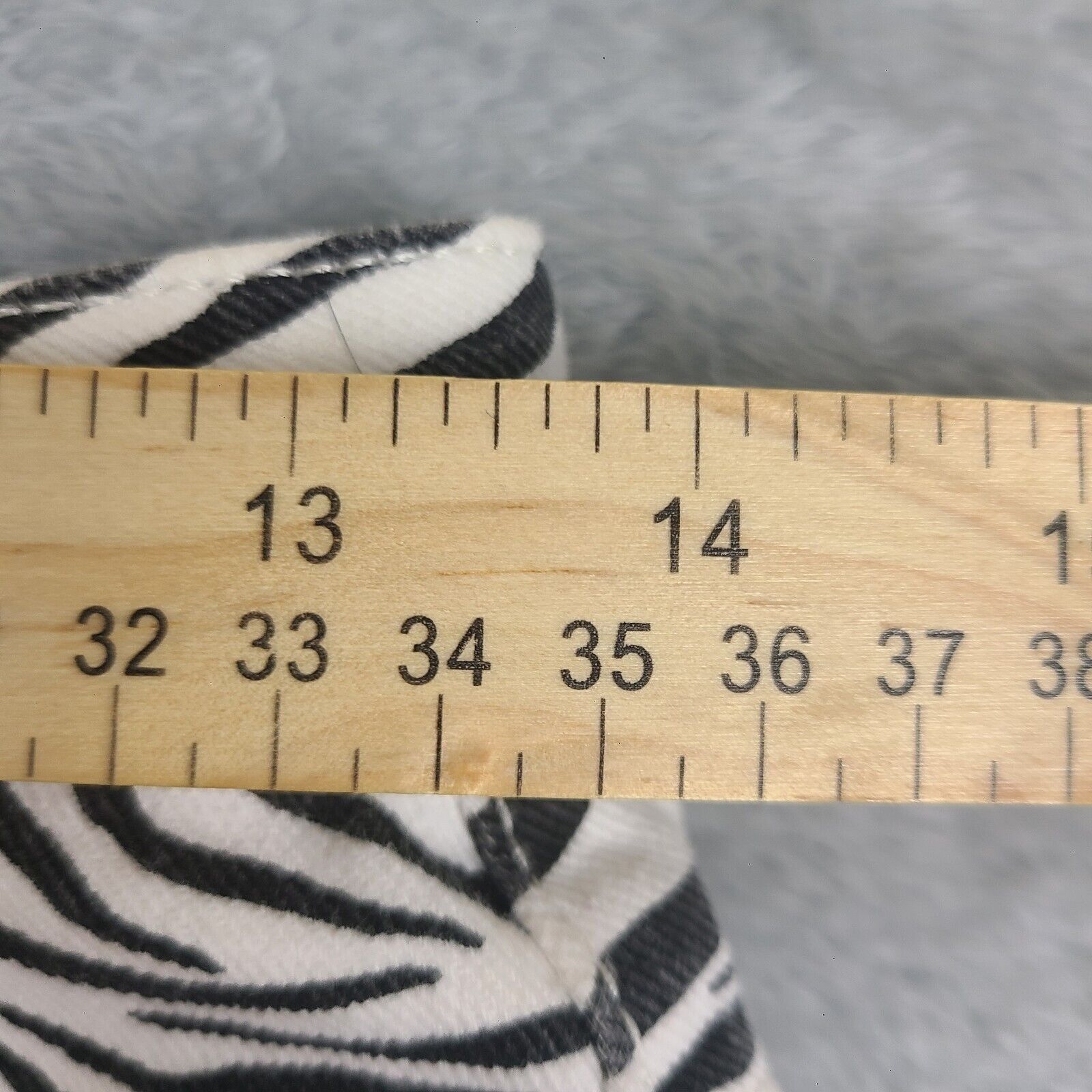 Bdg BDG Shorts Womens 28 White Black Zebra Print Denim Cut Off H Size 28" / US 6 / IT 42 - 4 Thumbnail