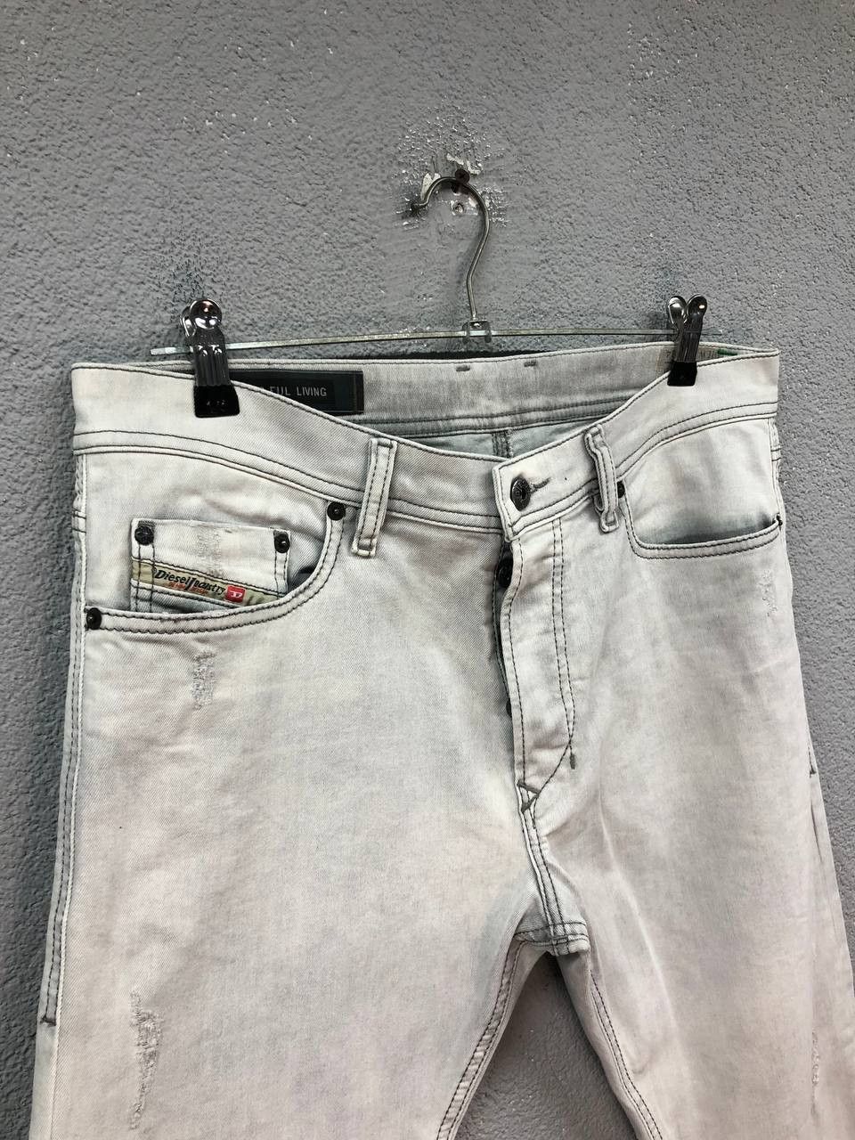 Diesel Diesel mens jeans Tepphar slim carrot W 33 L 32 Size US 33 - 2 Thumbnail