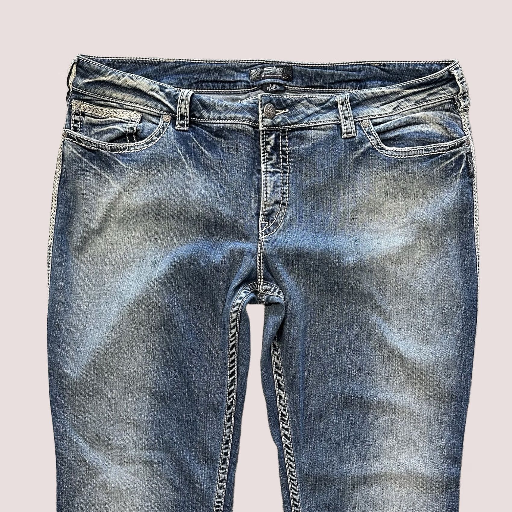 Silver Jeans Co. Nike Silver Jeans Womens Jeans Bootcut 5-Pocket Denim Blue Suki 26x35 Stretch Mid Rise Size 30" / US 8 / IT 44 - 1 Thumbnail