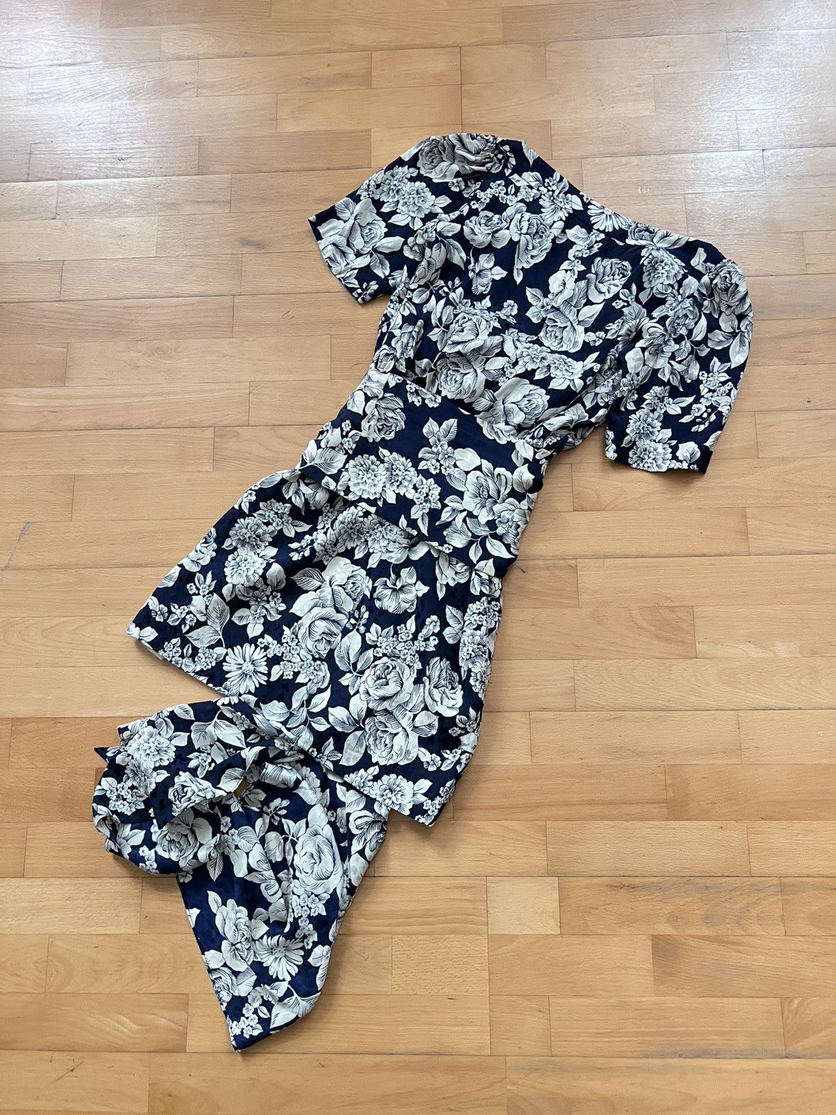 Saint Laurent Paris Vintage 80s Saint Laurent rive gauche floral dress Size M / US 6-8 / IT 42-44 - 8 Thumbnail